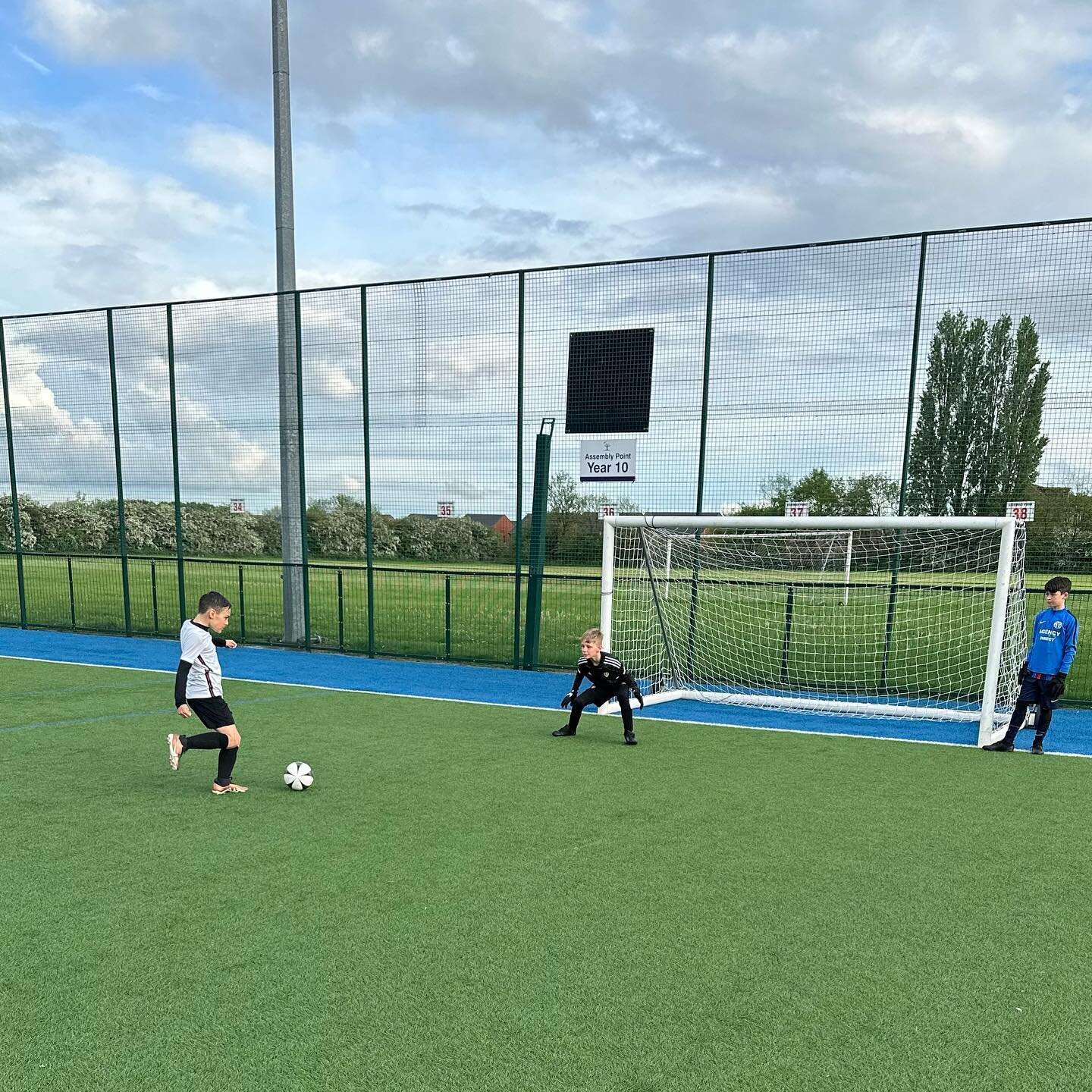 Last nights training session 📸 

Another great session focusing on shooting ⚽️ and shot stopping 🧤.. a big well done to all the players 👏😁 the 🌧️ didn&rsquo;t stop us‼️

Get signed up to our monthly programme or next weeks session through our we