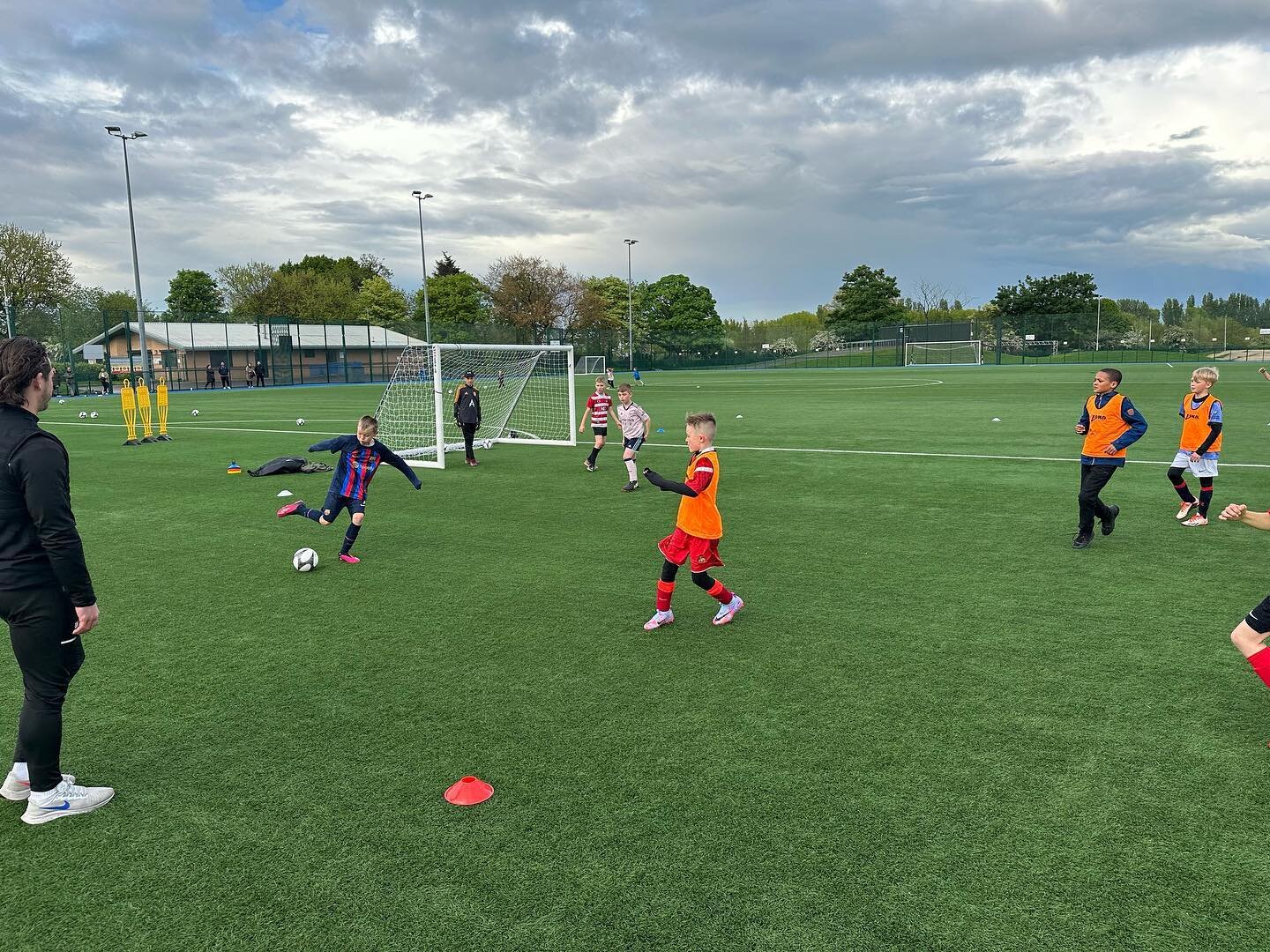Our next session is tomorrow evening‼️😃

There&rsquo;s still time to sign up 👇

www.kickonacademy.com 📲💻

Contact us 👇

kickonacademy@outlook.com 📧 

Team KONA ⚽️🧤
#football #coaching #team #KONA