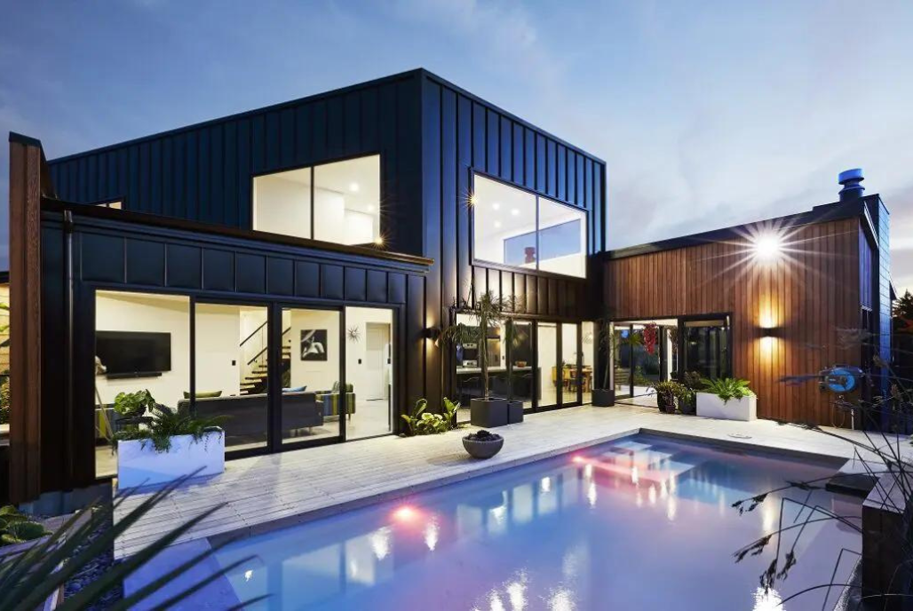 The fully automated swimming pool that looks after itself — Mayfair ...