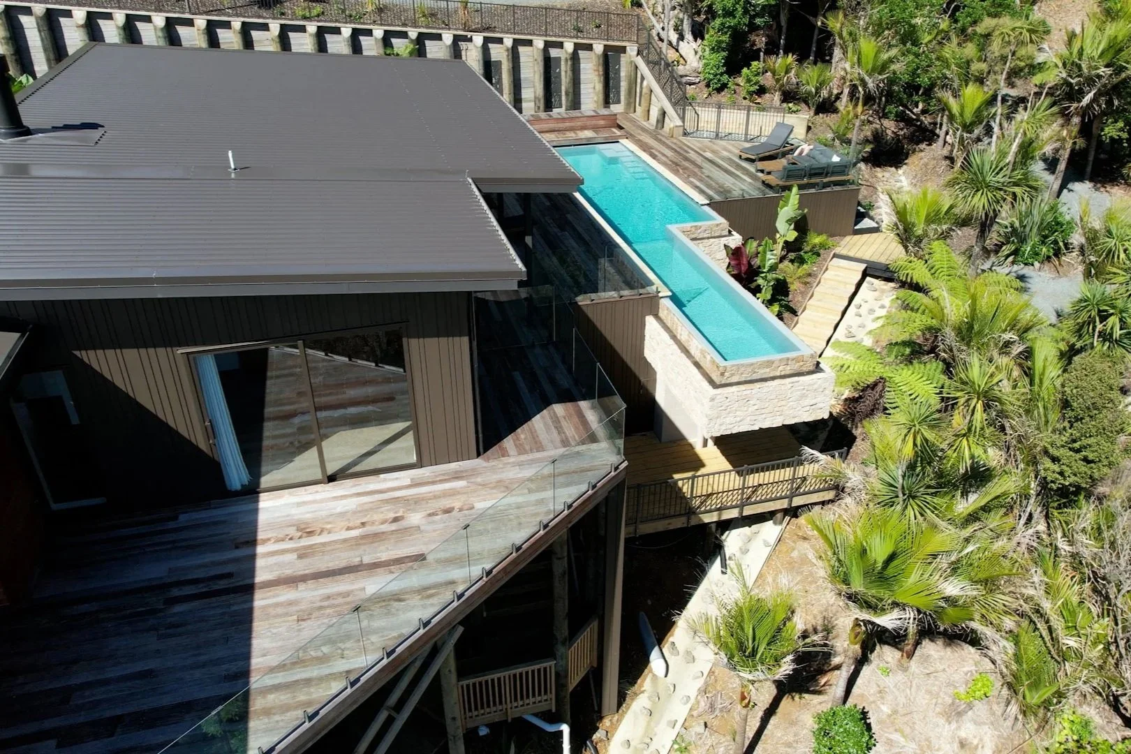 10 Questions Homeowners Forget to Ask Pool Builders Before Hiring Them
