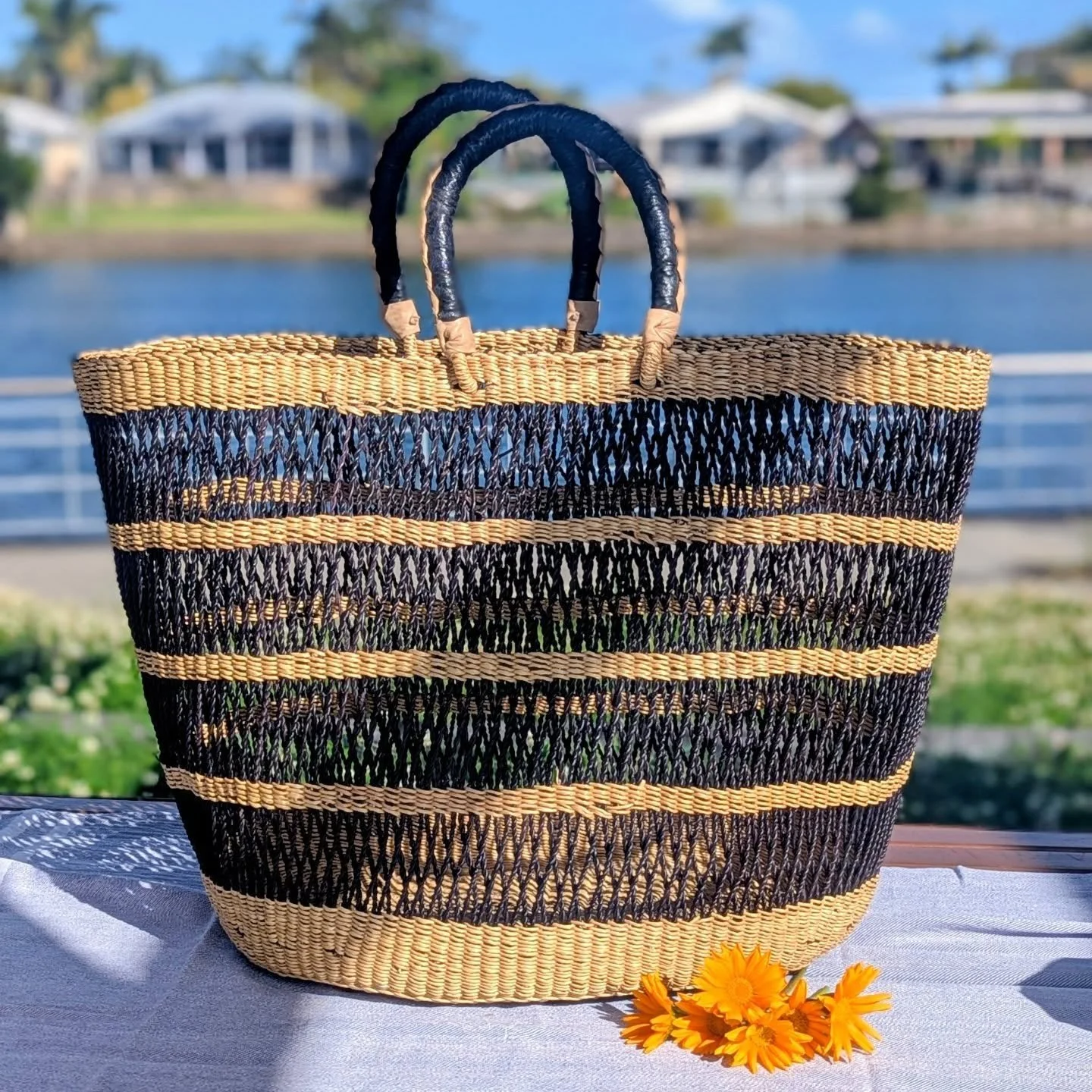 Black n Natural Lace Tote. 🌼🌼🌼
#handmade #lakeside #picnics #bbq #baskets #sunshine #sustainable #africanbaskets #natural
