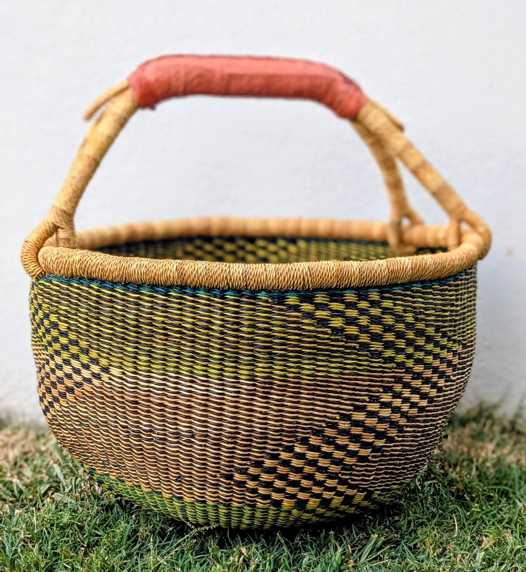 Large Lily Round Basket