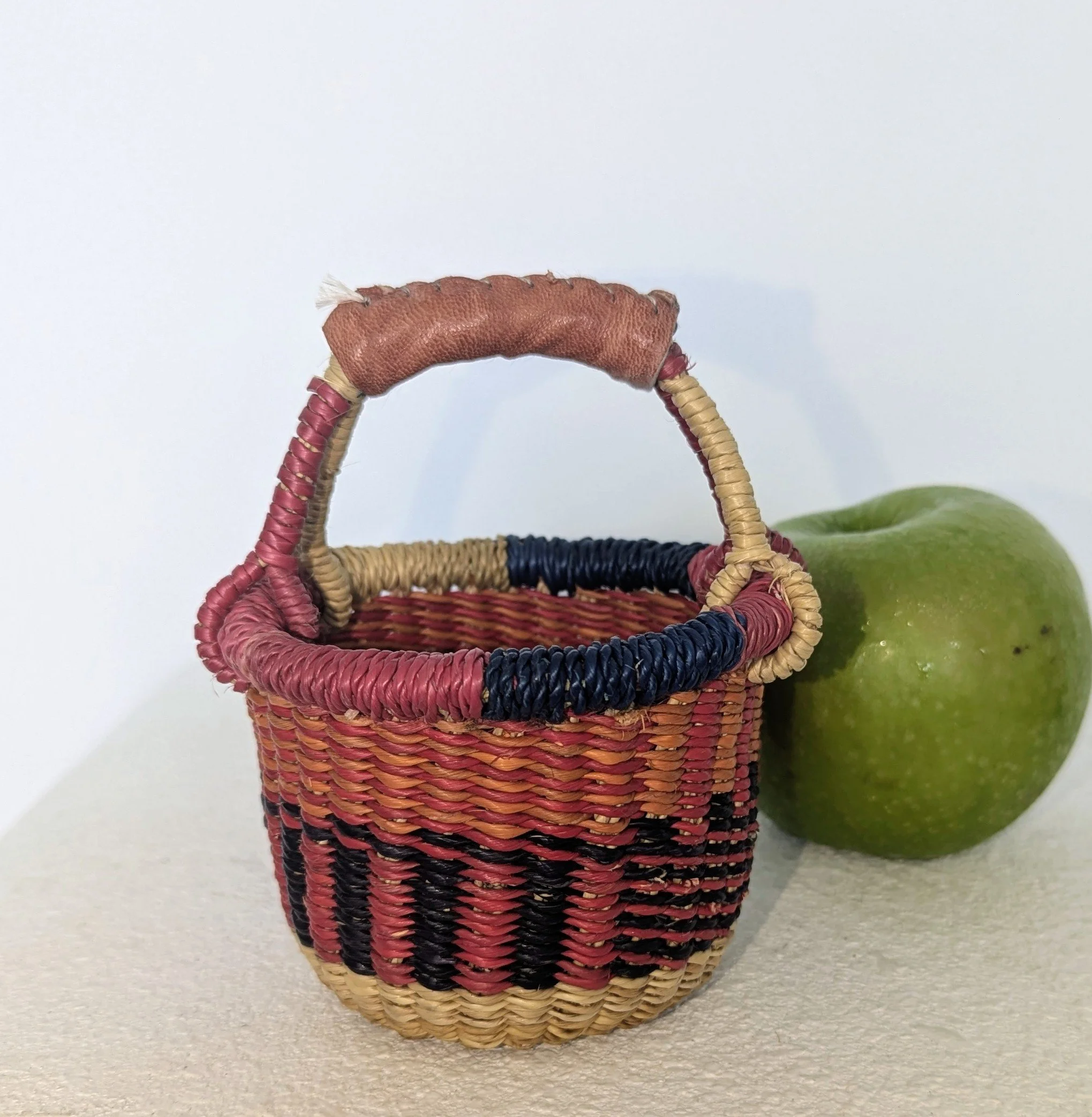 Baby Round Basket 01