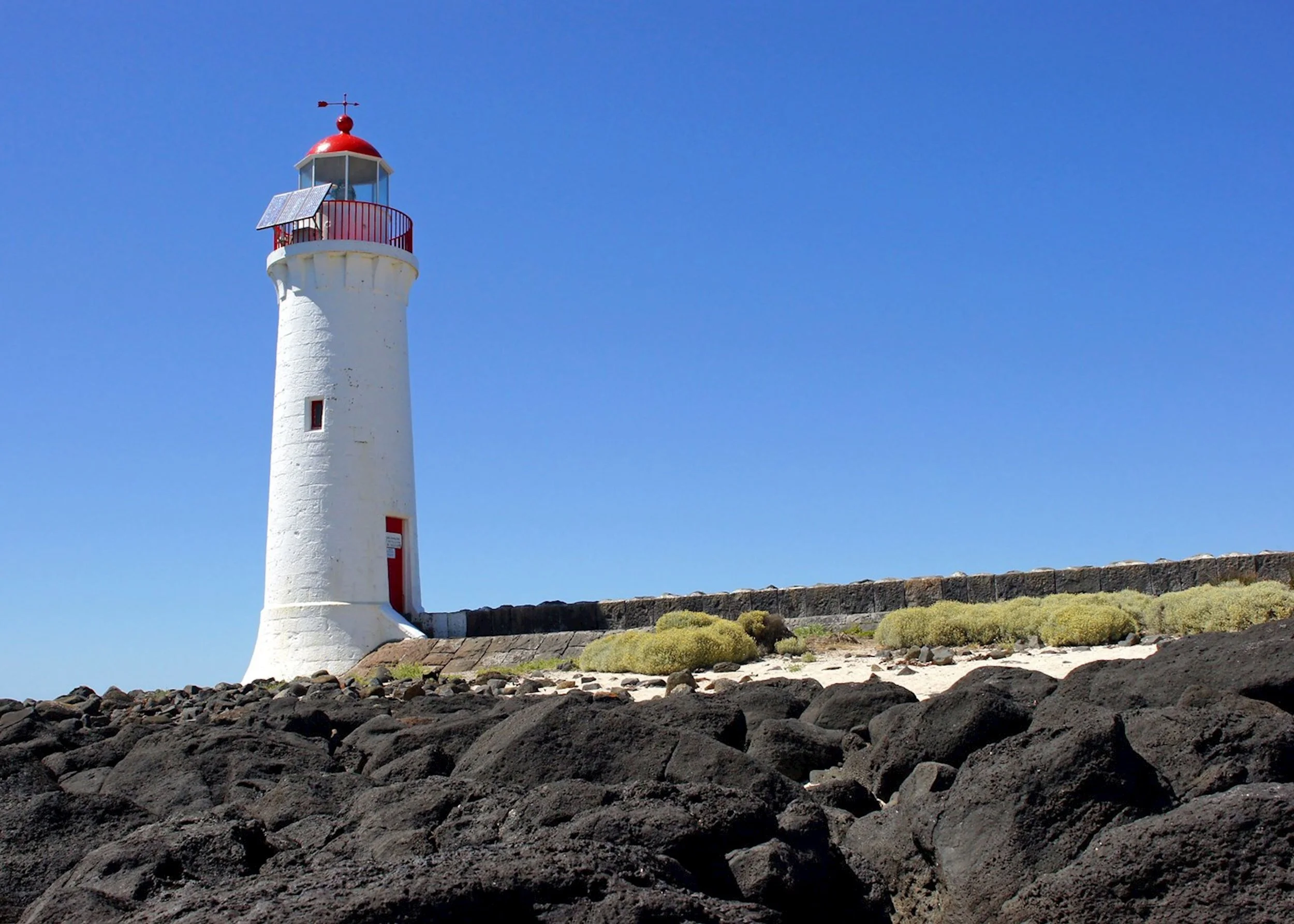 lighthouse-at-port-fairy.jpg