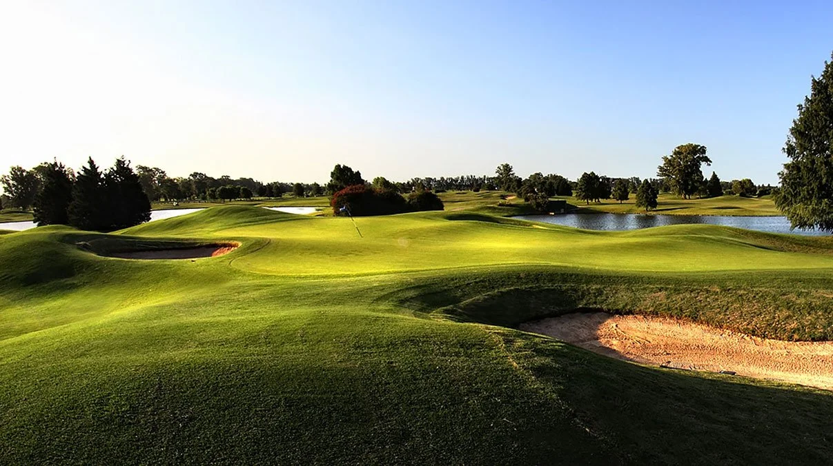 Patagonia-Golf-2-pilar-golf-club.jpeg