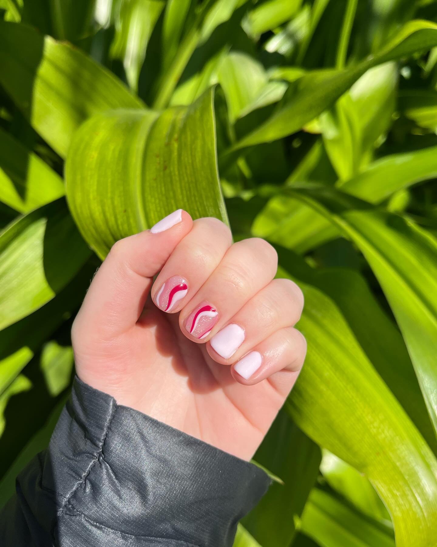 spring and squiggles just work 🥰

this design would look so cute in all kinds of color combos and on any shape! 

orders OPEN! send me a DM! 💌
you can also fill out the order form on my website - link is in my bio! 
i can&rsquo;t wait to hear from 