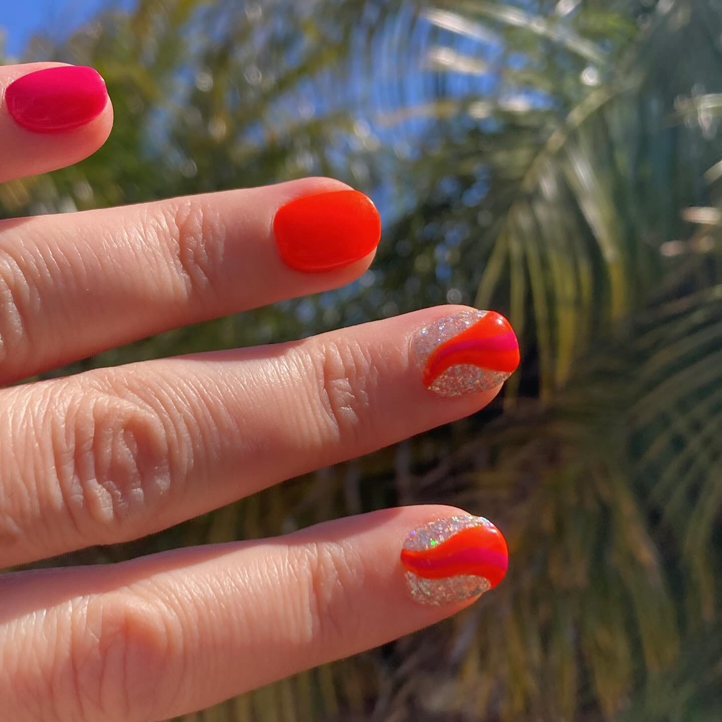 nature be like, &ldquo;spring feels cute, might delete later!&rdquo; 🩷🪩🧡

#thecaffeinatedcosmetologist #thepressoncollective #explorepage #explore #pressonnailsforsale #custompressonnails #handmadepressonnails #handcraftedpressons #handpaintedpres