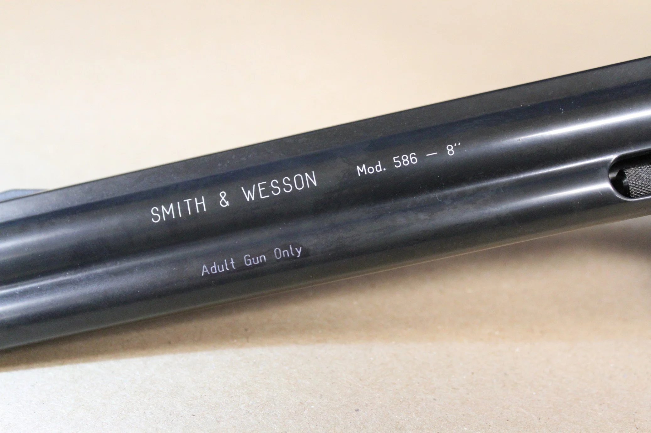 #065 Smith & Wesson Model 586-8 Air Pistol — Lucky Collector Car Auctions