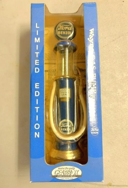 Lot #710 - Gearbox Ford Benzol Mini Gas Pump
