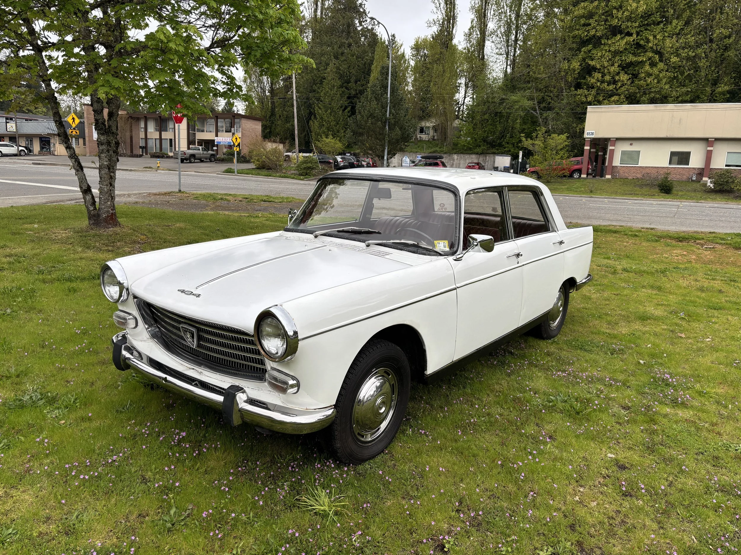 Lot #128 - 1968 Peugeot 404 Sedan