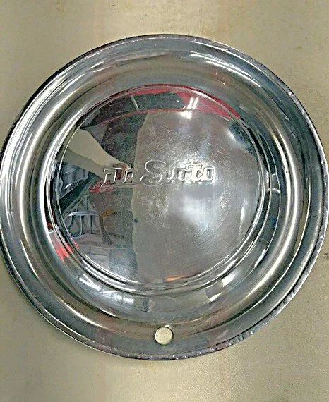 Lot #727 - DeSoto Hubcap