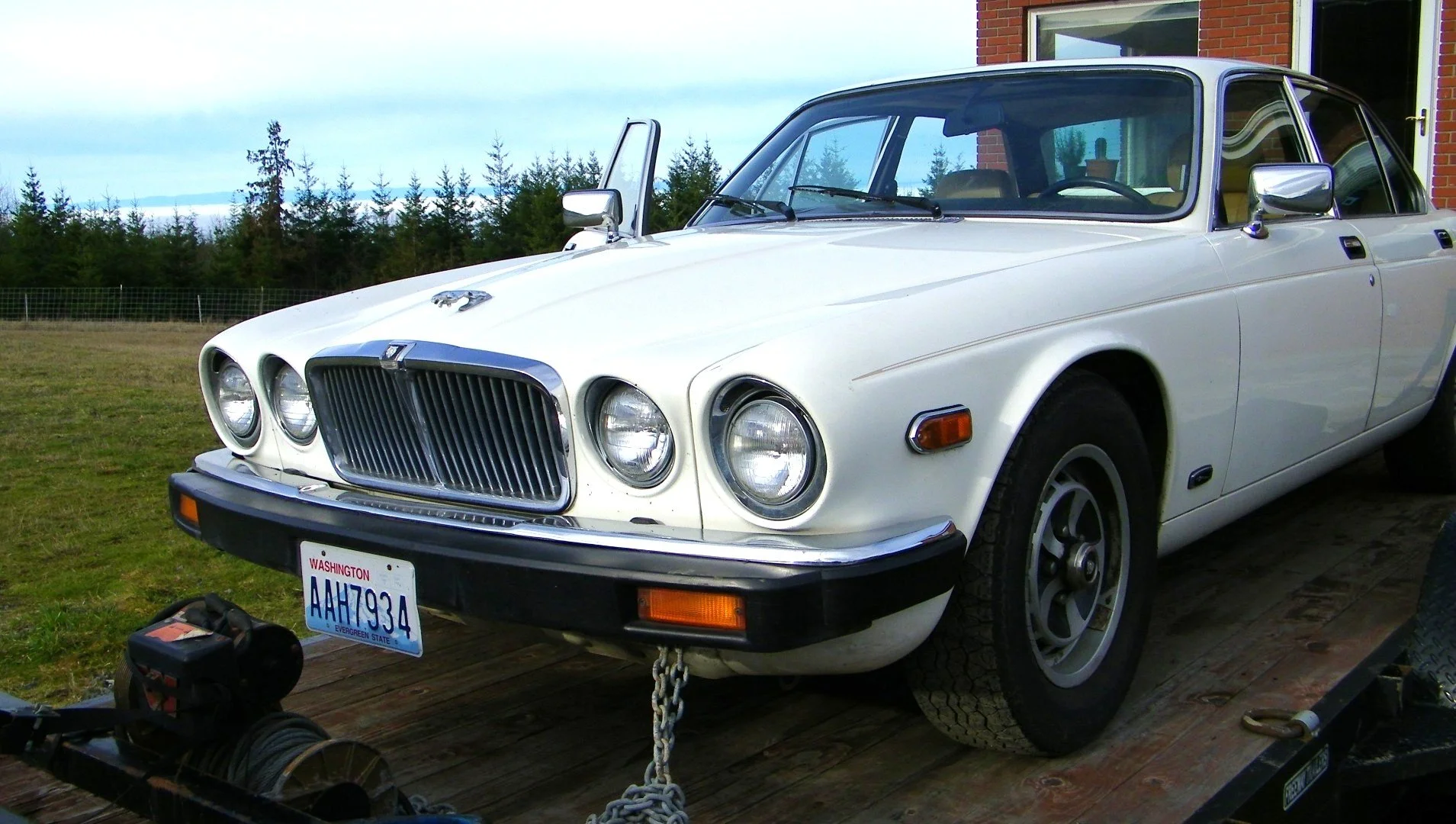Lot #231 - 1983 Jaguar XJ-6  **NO RESERVE**