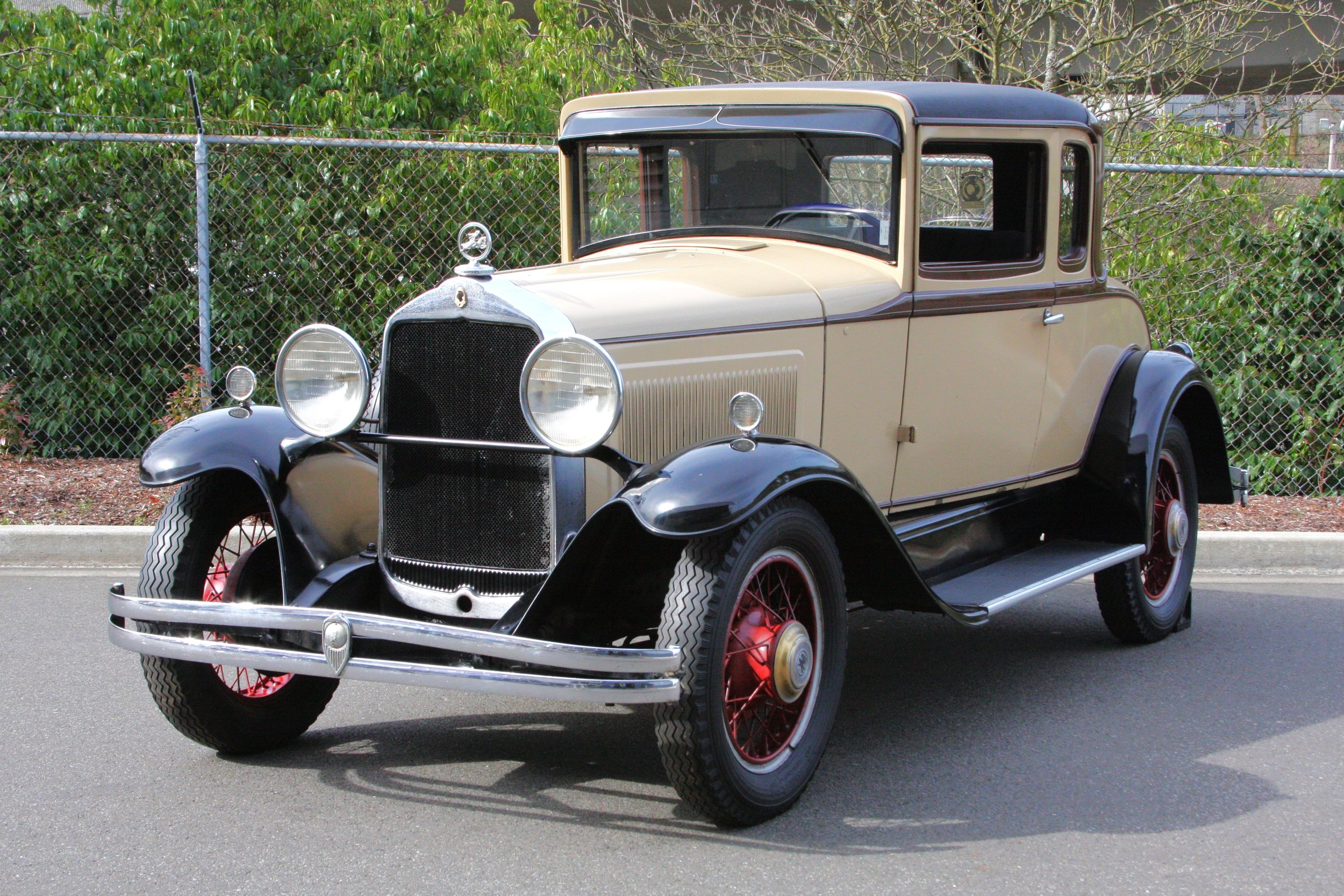1930 Willys Knight 70 B Light Six.JPG