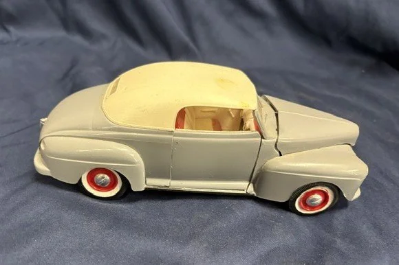 Lot #717 - Model Cars (Set of 2)