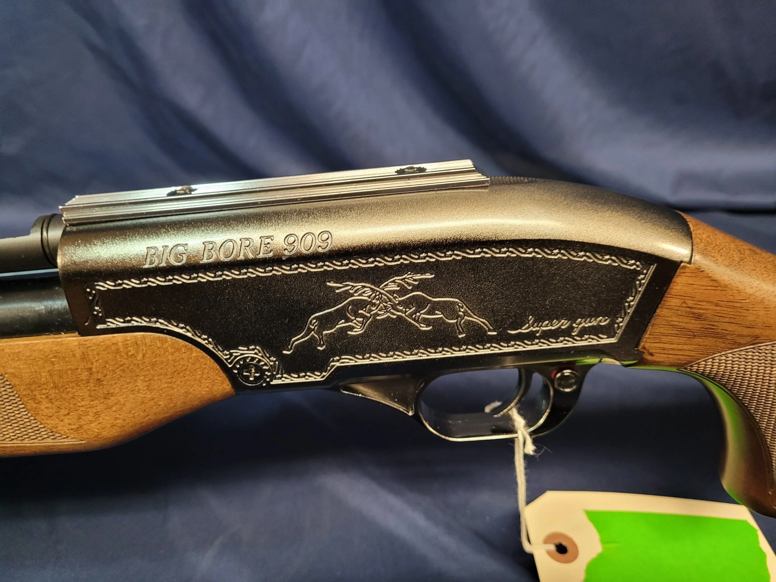 #070 Sam Yang Big Bore 909 Air Rifle — Lucky Collector Car Auctions