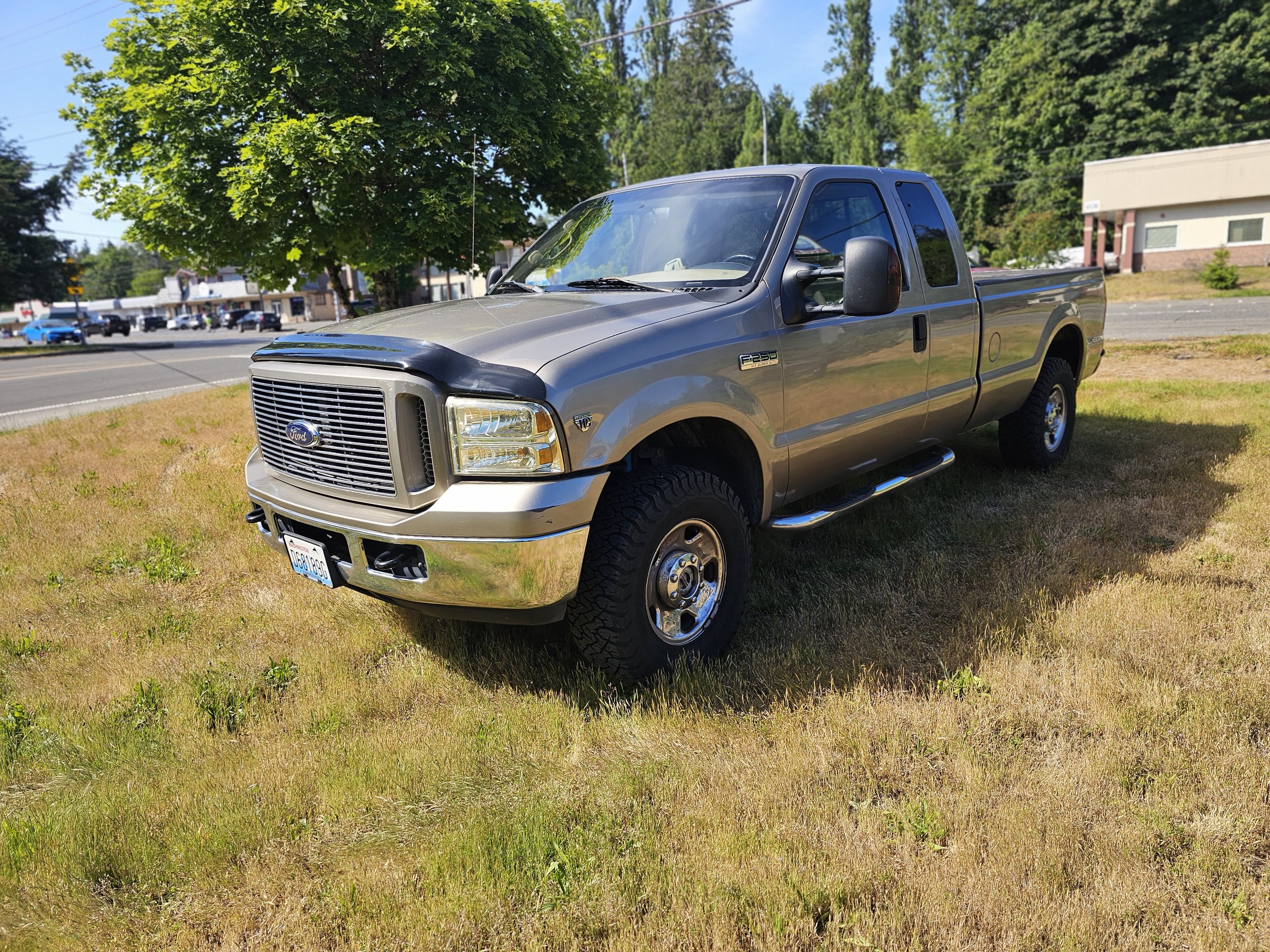 Lot #239 - 2005 Ford F250 4x4  **NO RESERVE**