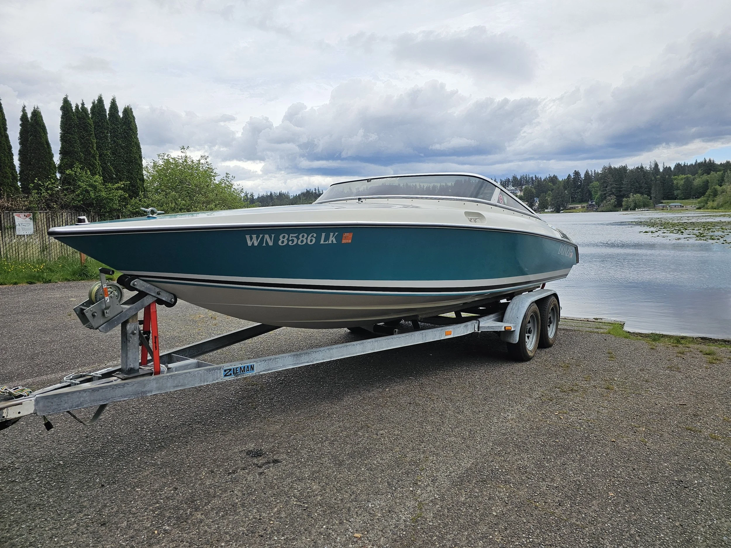 Lot #201 - 1989 Donzi Z22 Classic with Boat Trailer