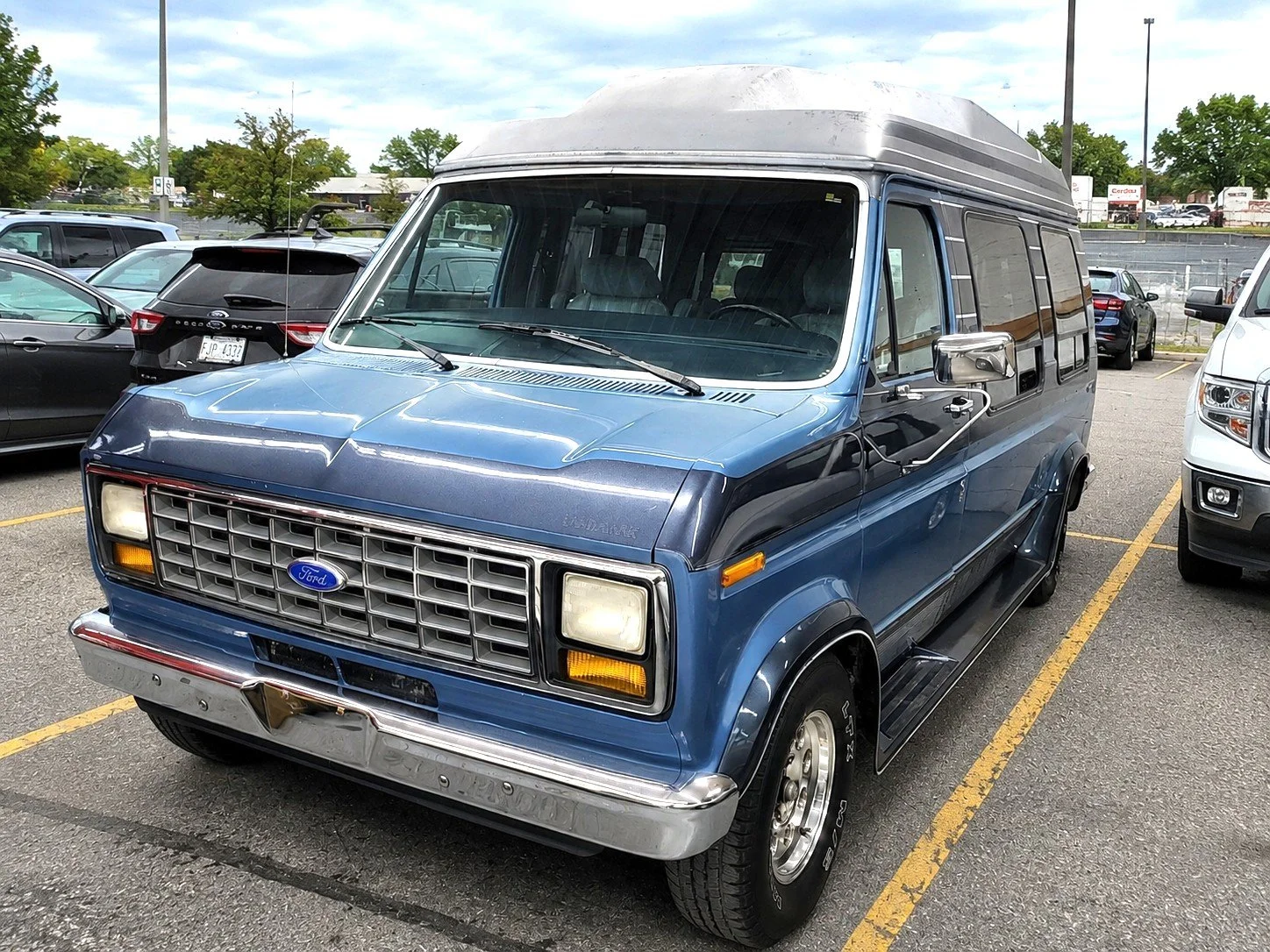 Lot #262 - 1991 Ford Econoline E150