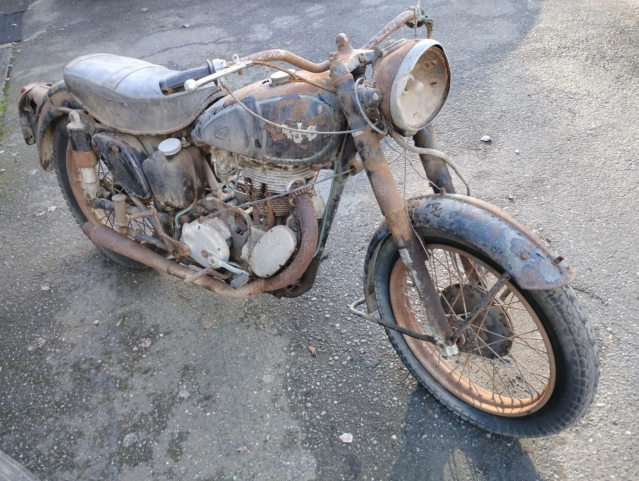 106 Cosmo AJS bike.jpg