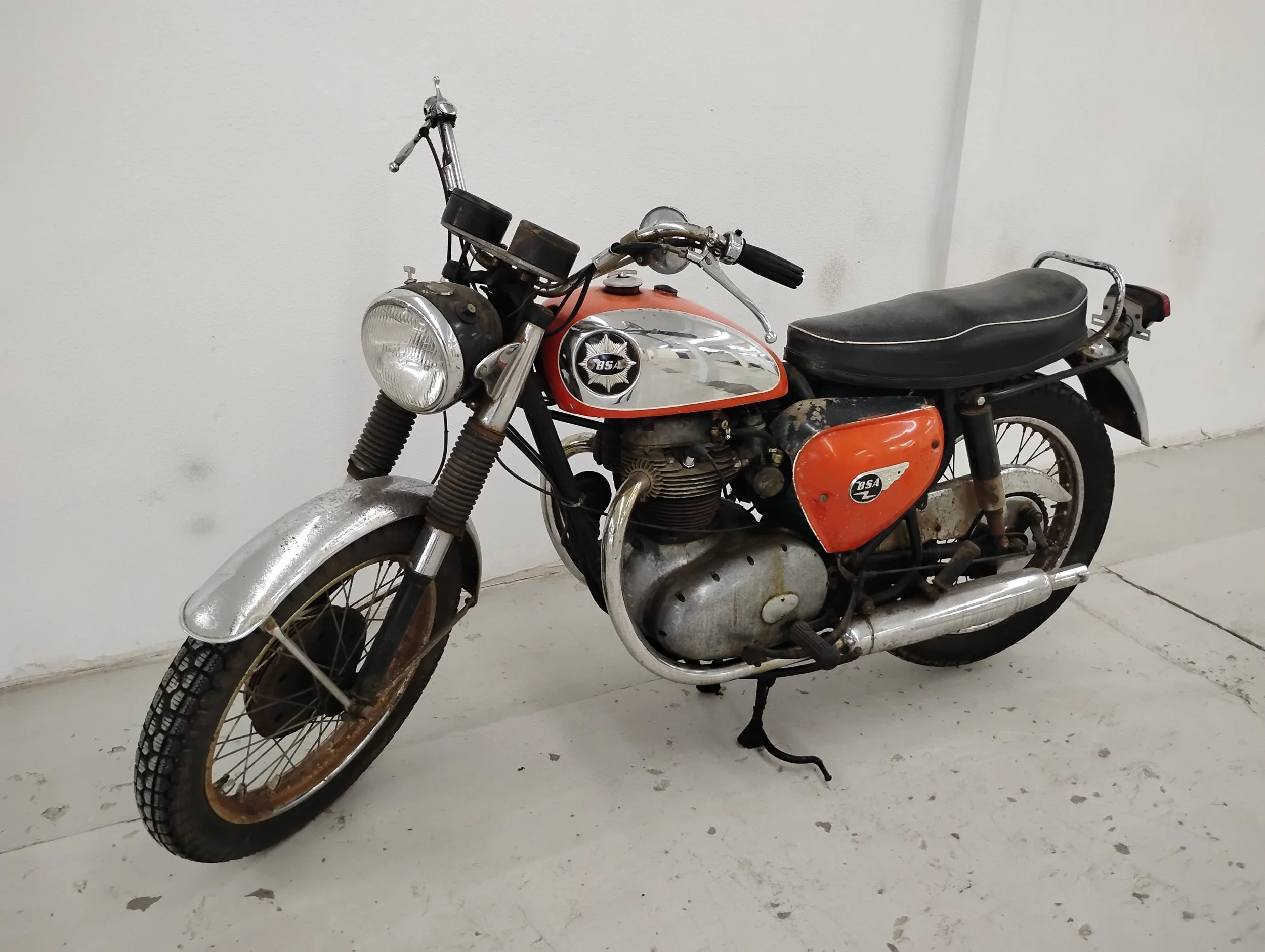 Lot #170 – 1964 BSA A65 Lightning Motorcycle