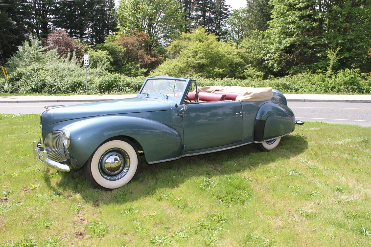 172 1940 Lincoln Zephyr Continental V12 Convertible — Lucky