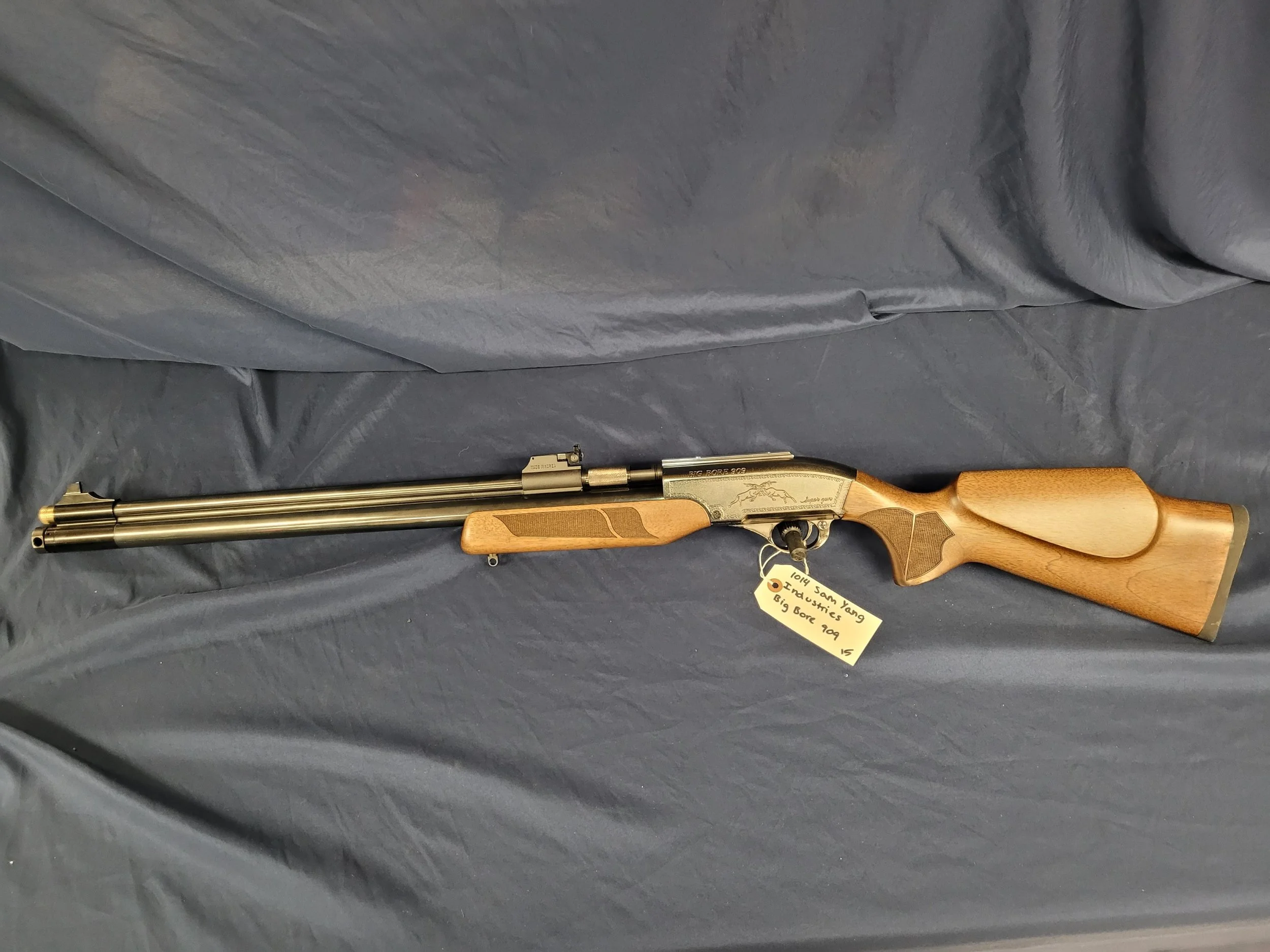 #070 Sam Yang Big Bore 909 Air Rifle — Lucky Collector Car Auctions