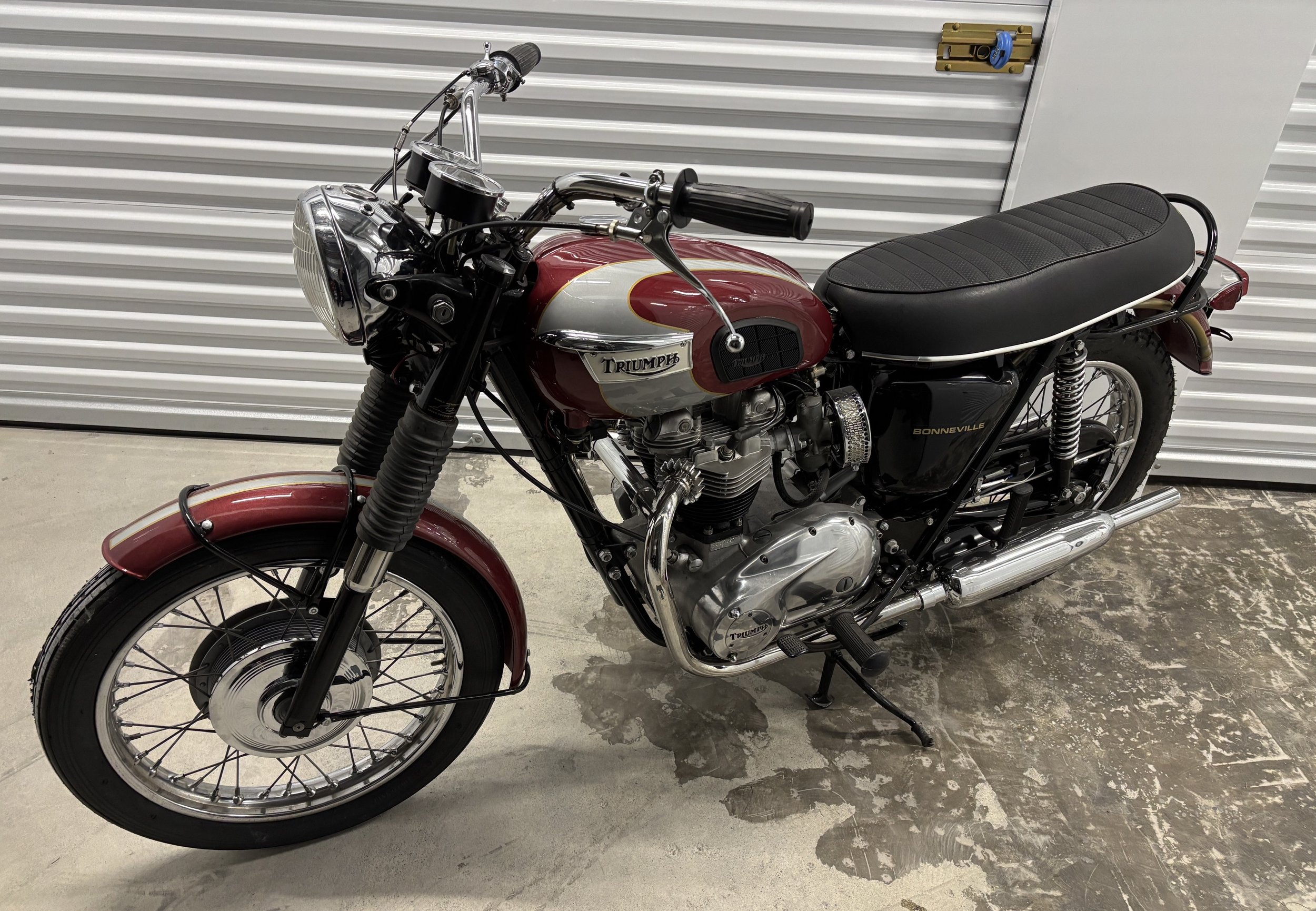 Lot #663 - 1970 Triumph Bonneville T120R 650