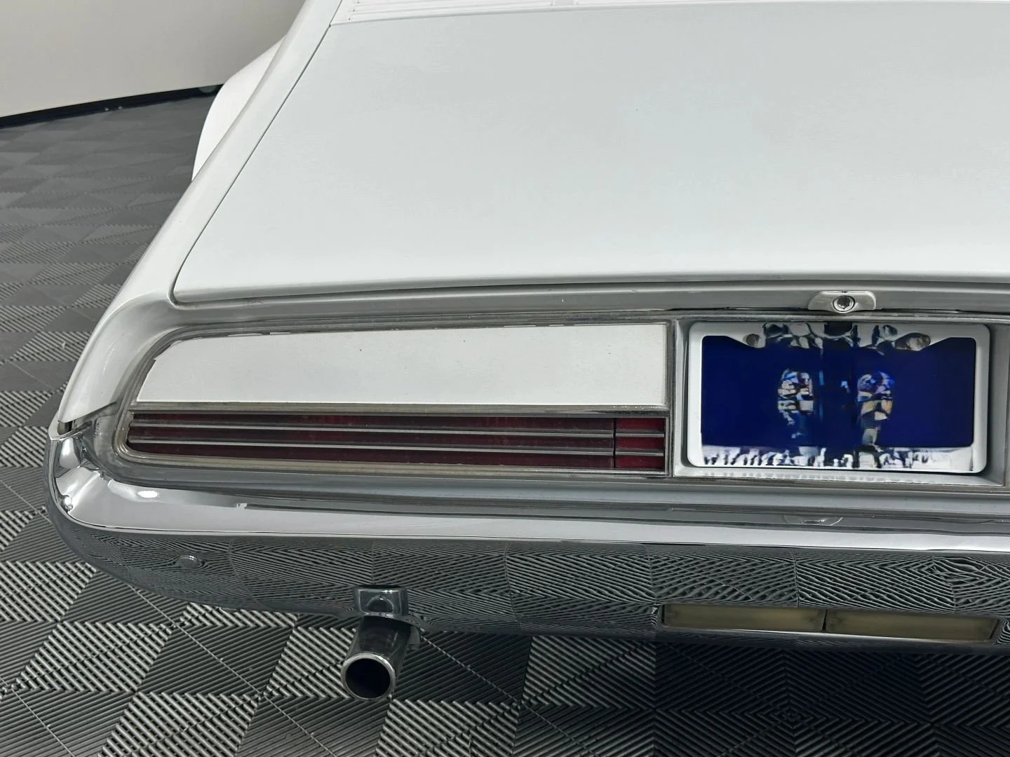NO PLATE.jpg