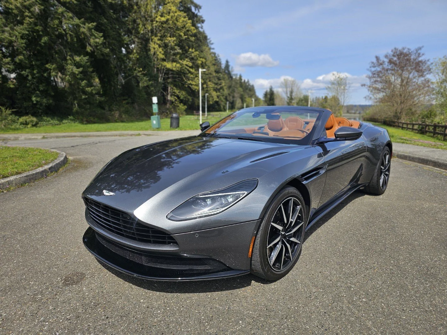 Lot #141 – 2019 Aston Martin DB11 Volante