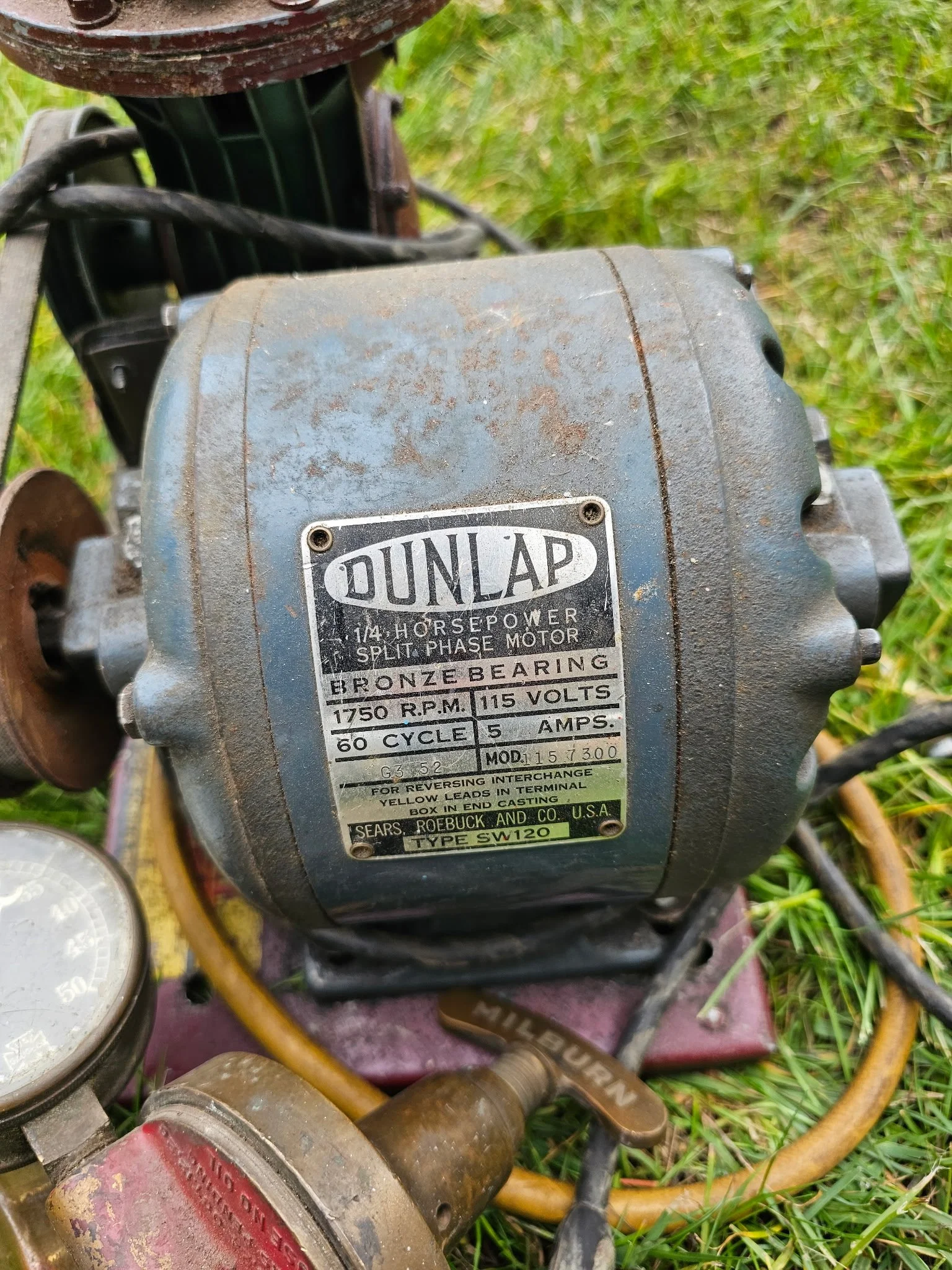 #033 Vintage Dunlap/Sprayit Air Compressor — Lucky Collector Car Auctions