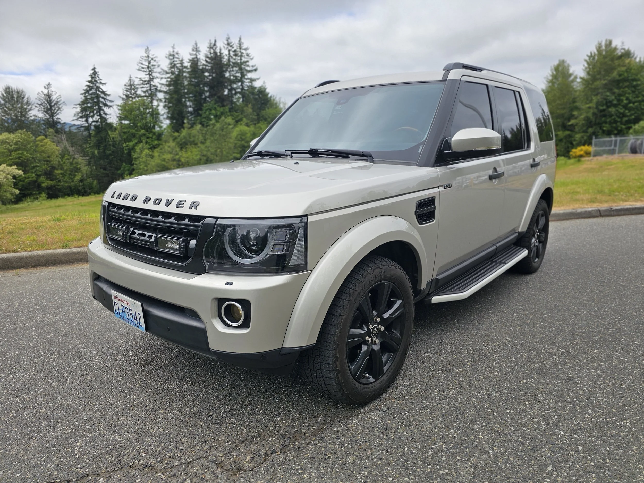 Lot #255 - 2015 Land Rover LR4 HSE