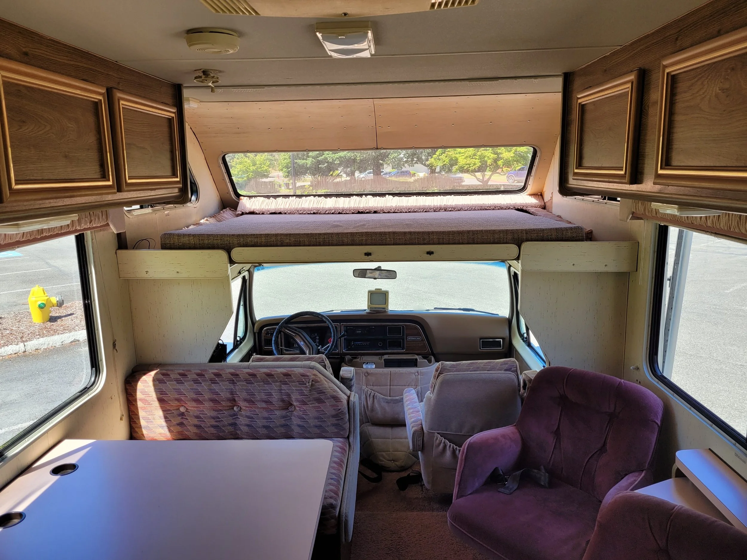 #181 1989 Jamboree Rallye 27' Motorhome — Lucky Collector Car Auctions
