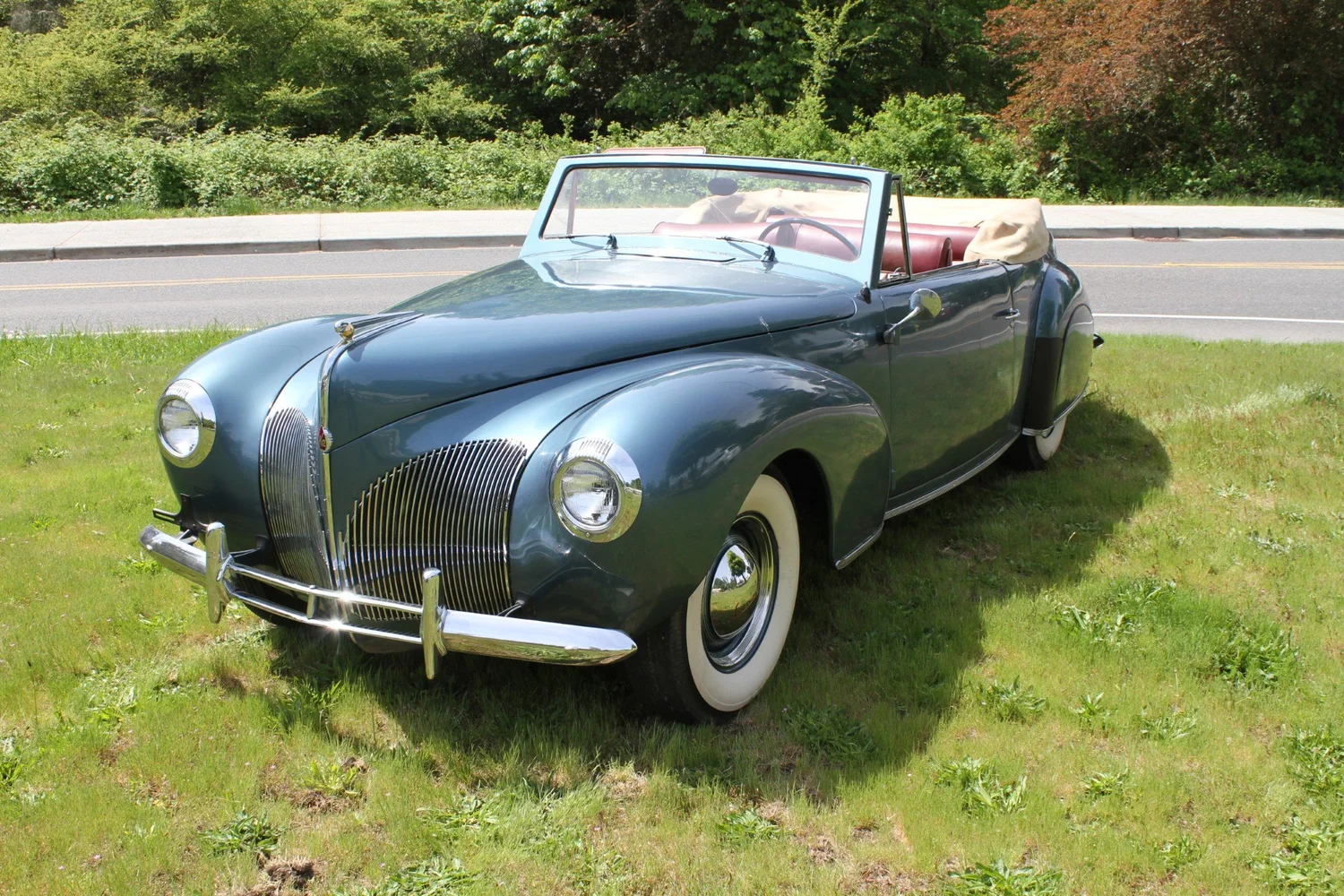 172 1940 Lincoln Zephyr Continental V12 Convertible — Lucky