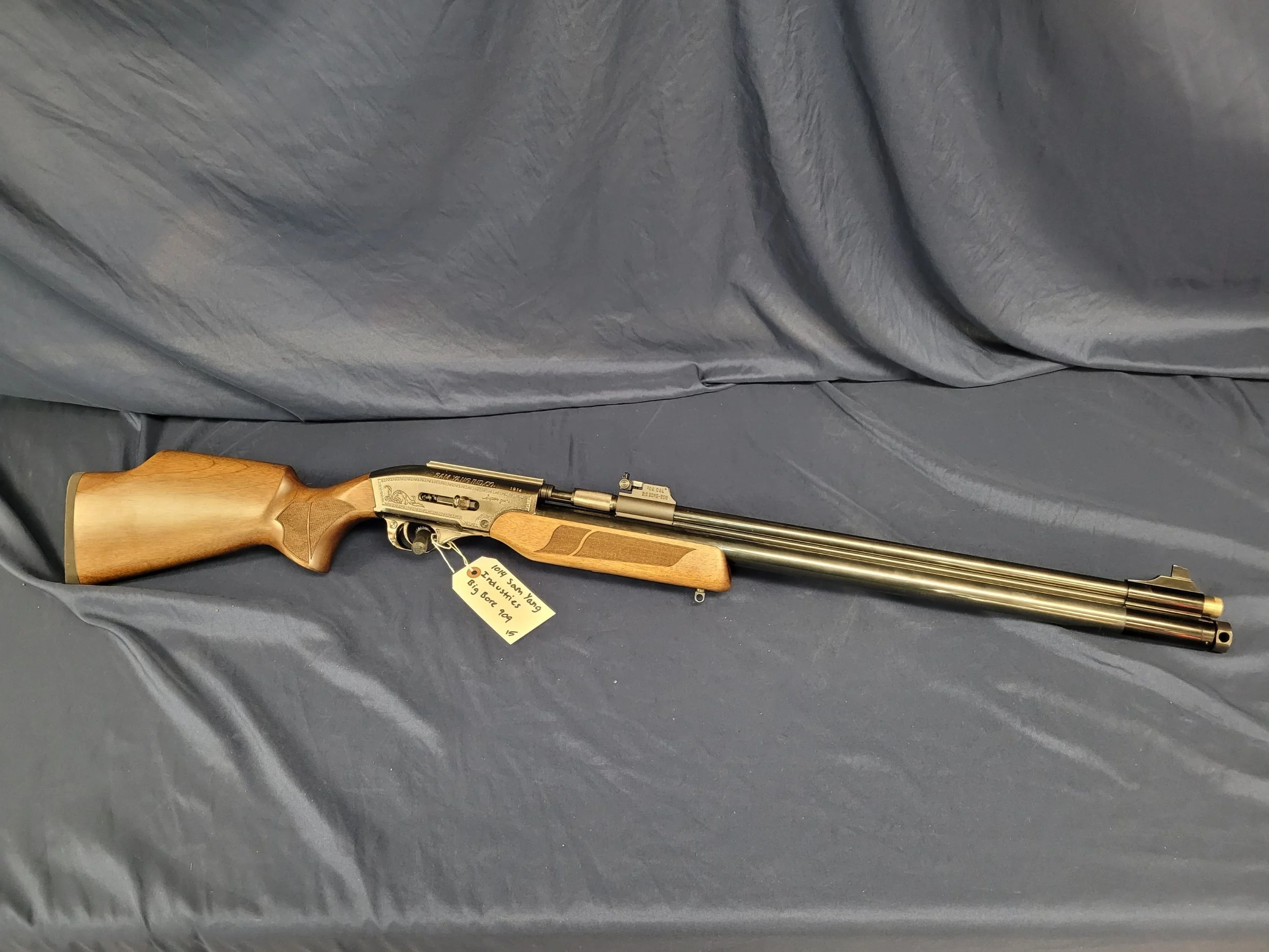 #070 Sam Yang Big Bore 909 Air Rifle — Lucky Collector Car Auctions