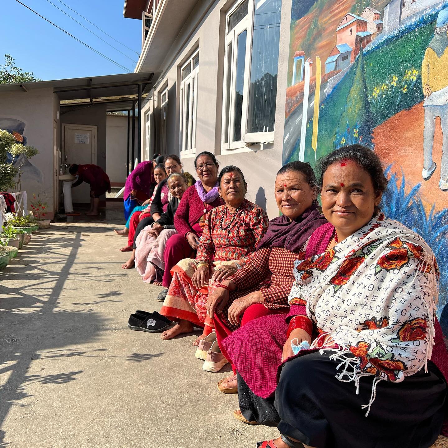 patient patience &hearts;️

Every morning the patients are waiting around the clinic ready for treatment. Today, as I turned the corner I caught the ladies basking in the morning sunshine with smiles across their face. Being at the clinic thus far ha