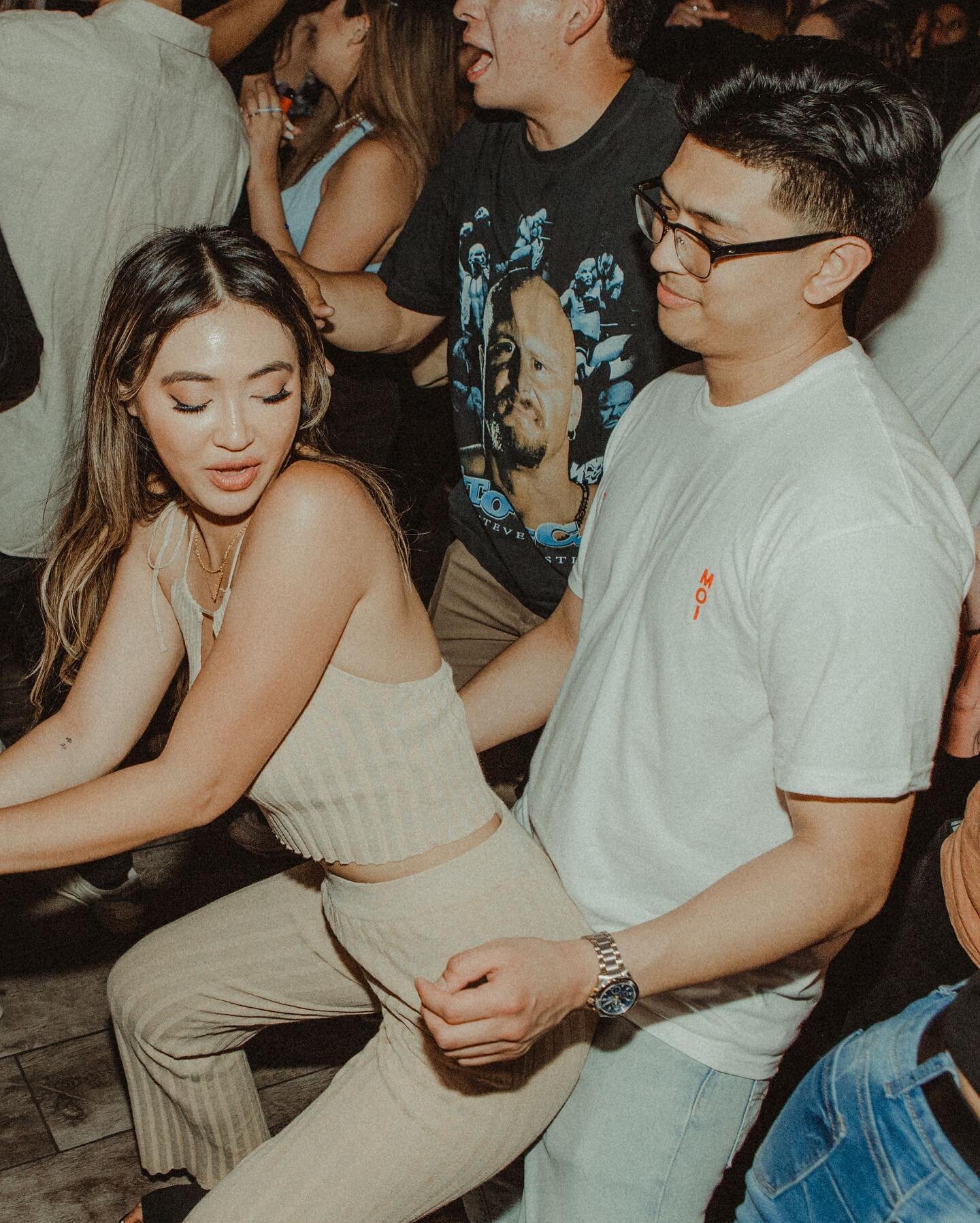It&rsquo;s SaturYAY and it's poppin' like champagne! 🍾⁣
⁣
☀️ Suns out and it&rsquo;s makin&rsquo; us feel good good. Slide through and vibe with @zomanno and @acefunk_ tonight! 
⁣⁣⁣⁣⁣
📸: @35mmallie and @marilynnguyen⁣⁣⁣⁣⁣
⁣⁣⁣⁣⁣⁣⁣
Celebrating?! Don&