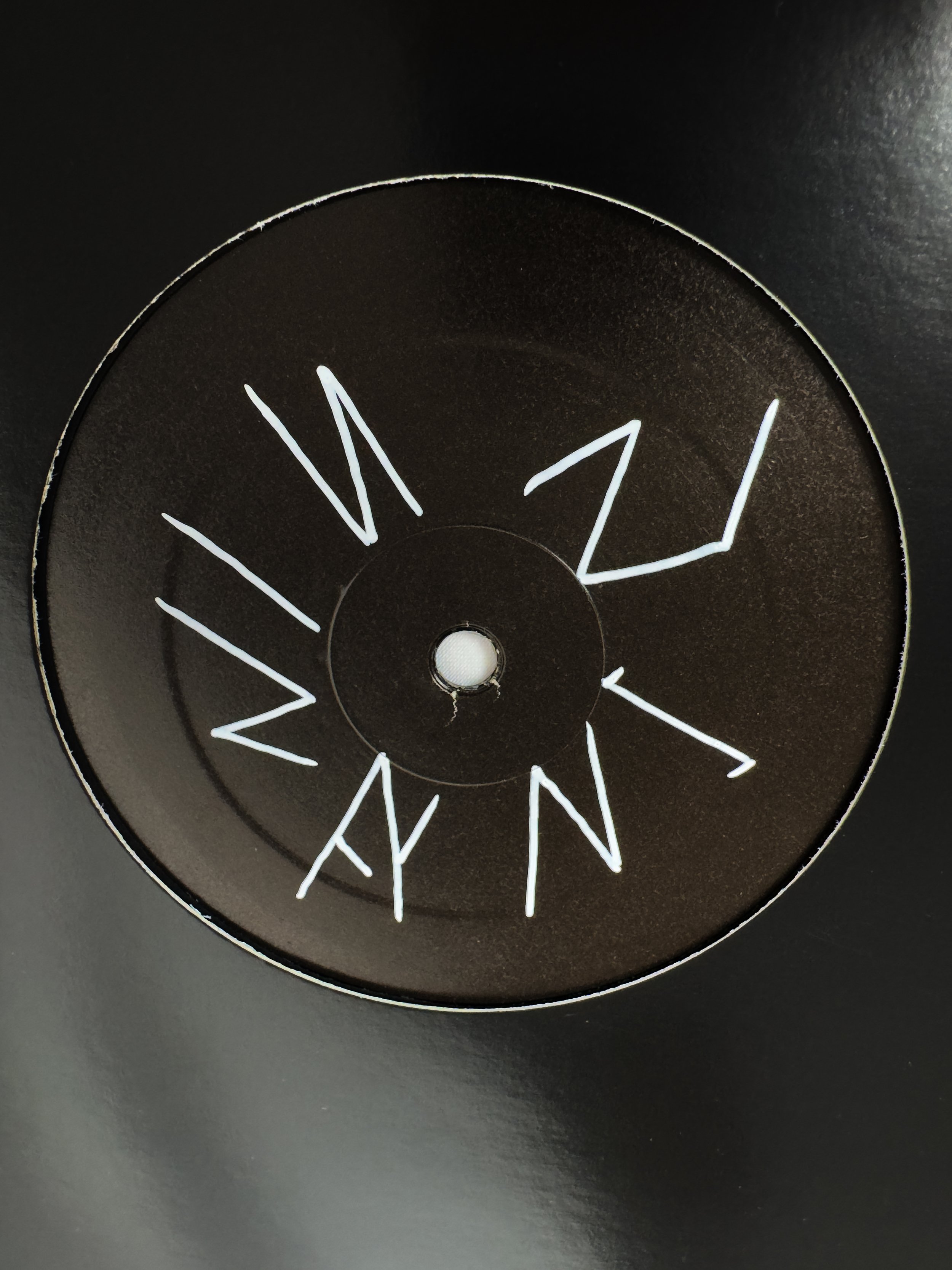 4 Degrees/Drone Bomb Me 12" signed (7/10)