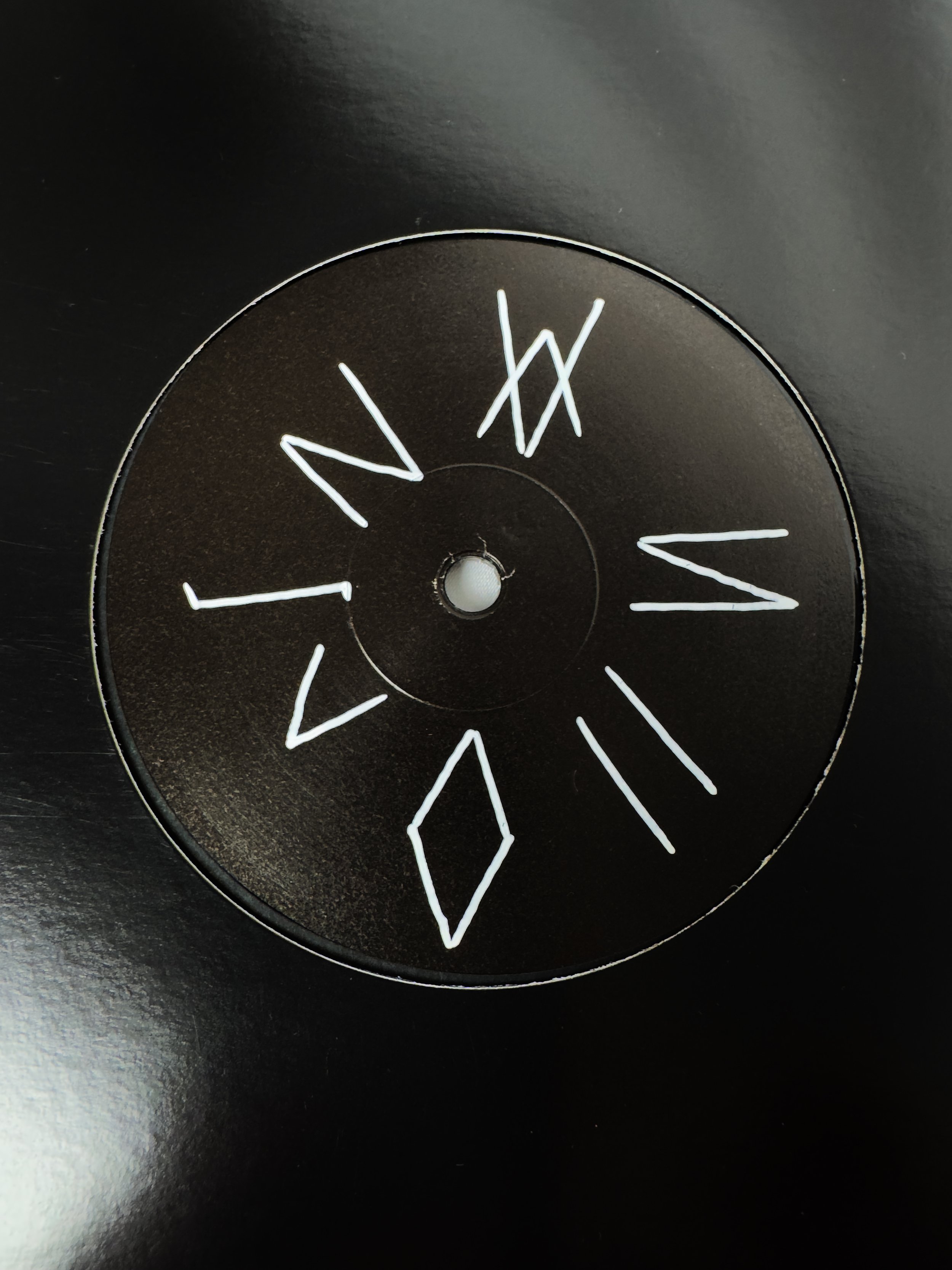 4 Degrees/Drone Bomb Me 12" signed (9/10)