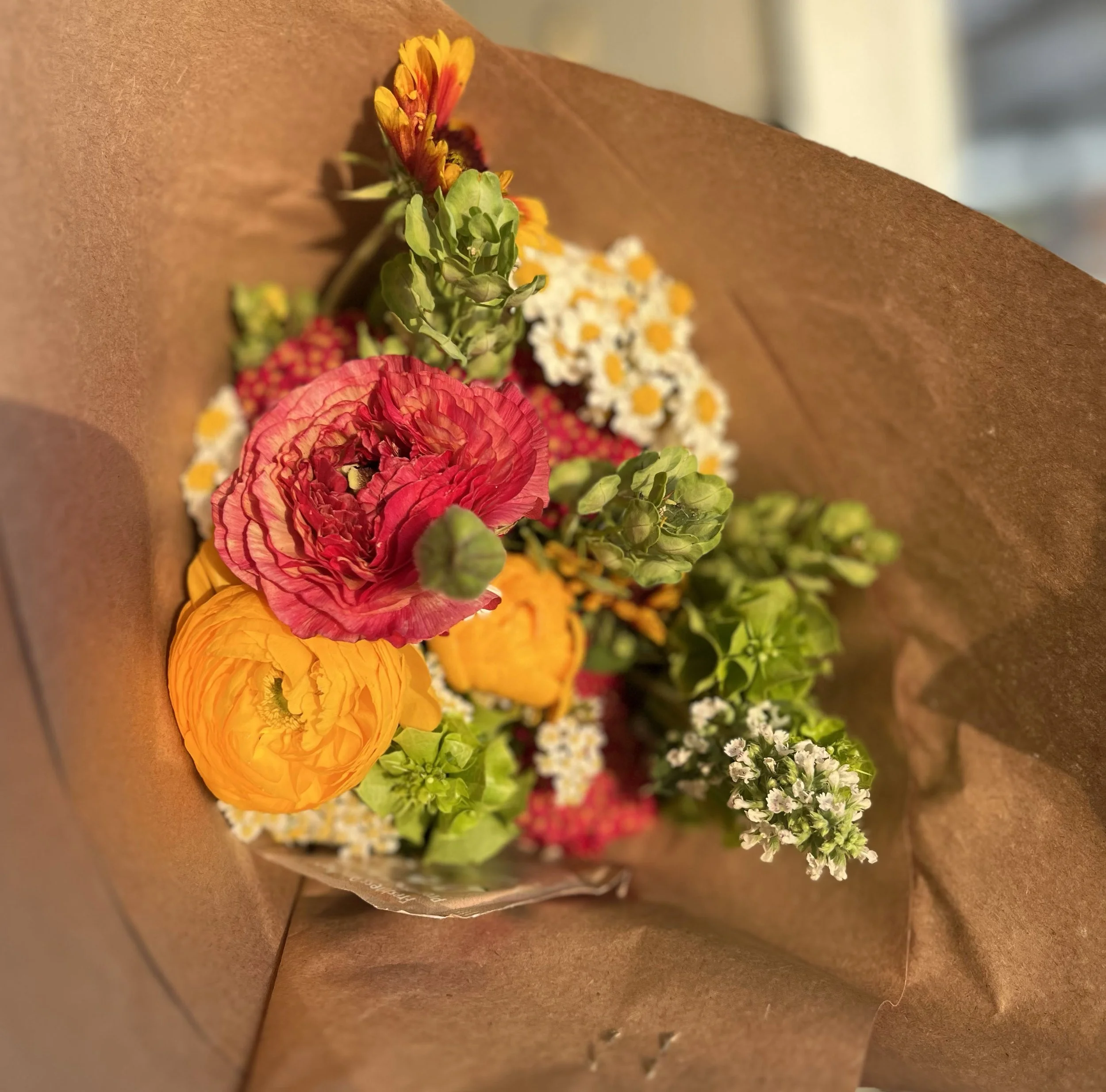 ranunculus-sunset-bouquet.jpg
