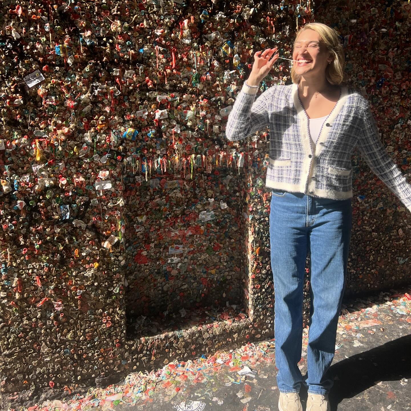 GROSS!!!! (swipe to see me at this same spot over 5 years ago when I was cruising and Seattle was our turn around port) 🫧🩷