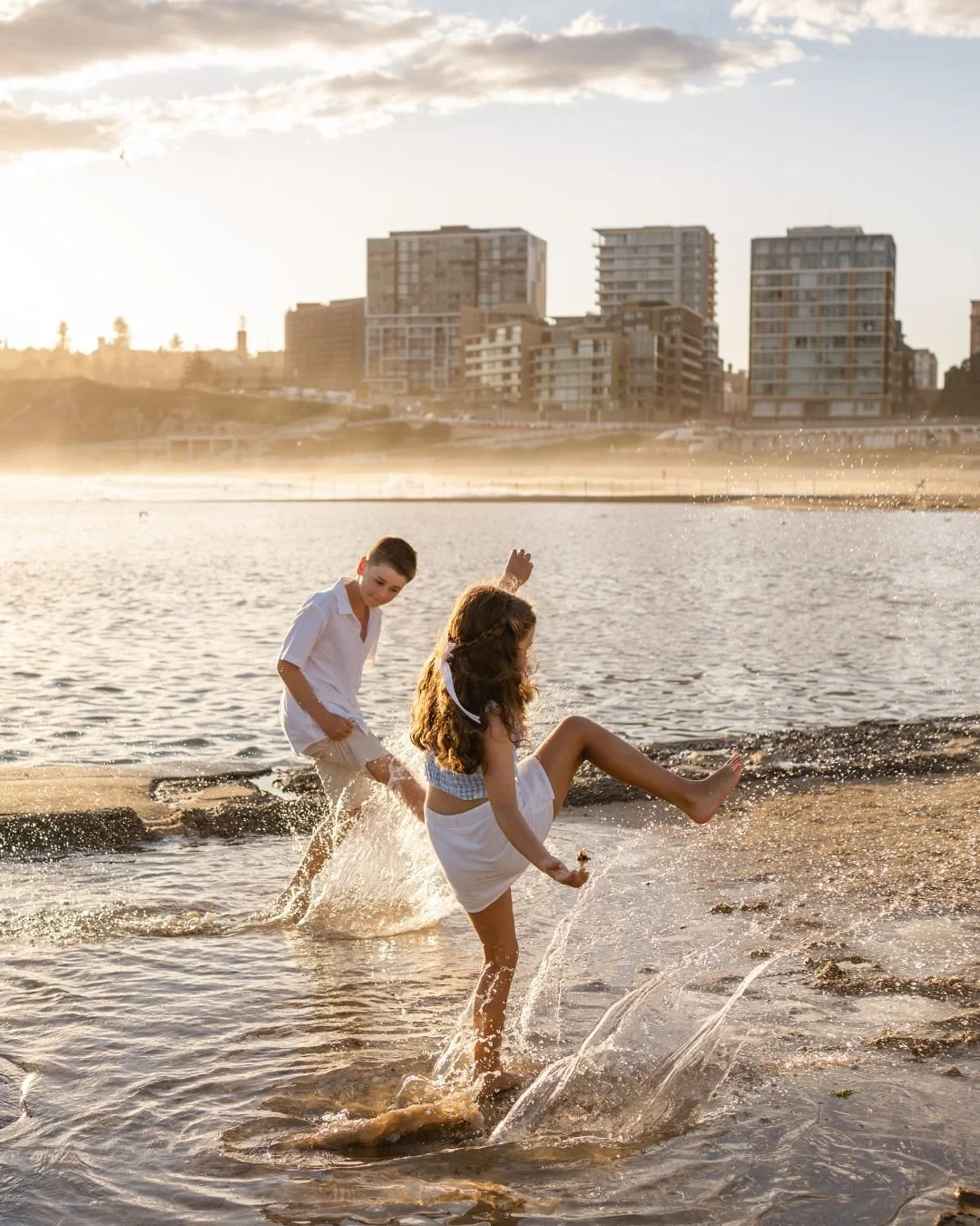 If the kids don't end up in the water at the end, was it even a beachside session?

Monique and Brendan, with their two beautiful children, who resisted the urge to get absolutely soaked until the very end :)
.
.
.
#newcastlefamilyphotography #family