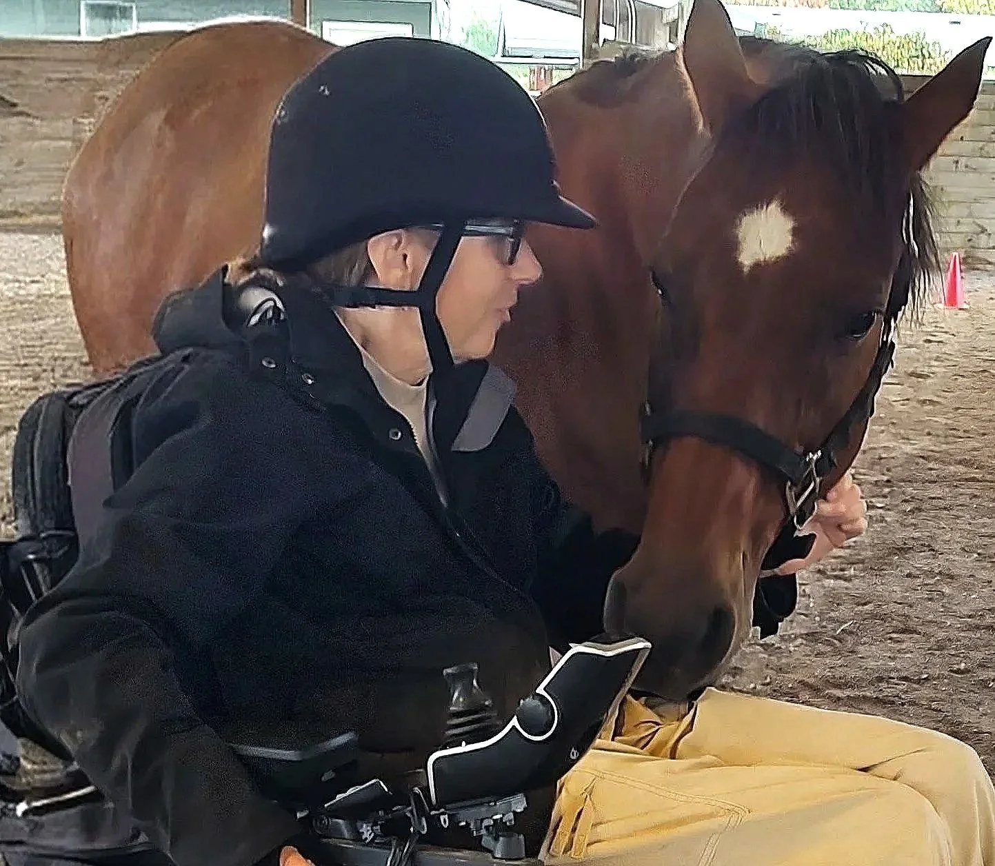sue%2Blamoree%2Bwith%2Bhorse.jpg