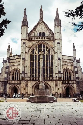 winchester-cathedral-hampshire-england-guided.jpeg