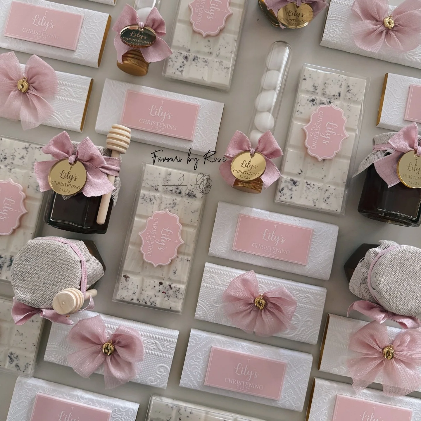 Lily&rsquo;s Christening 🤍 @favoursbyrose

DM for custom orders and enquiries. 

#baby #birthday #newborn #newbornarrangement #newbornsetup #favours #bomboniere #sydneyfavours #newbornfavours #turkishcoffee #personalisedfavours #handmade #coffee #ed