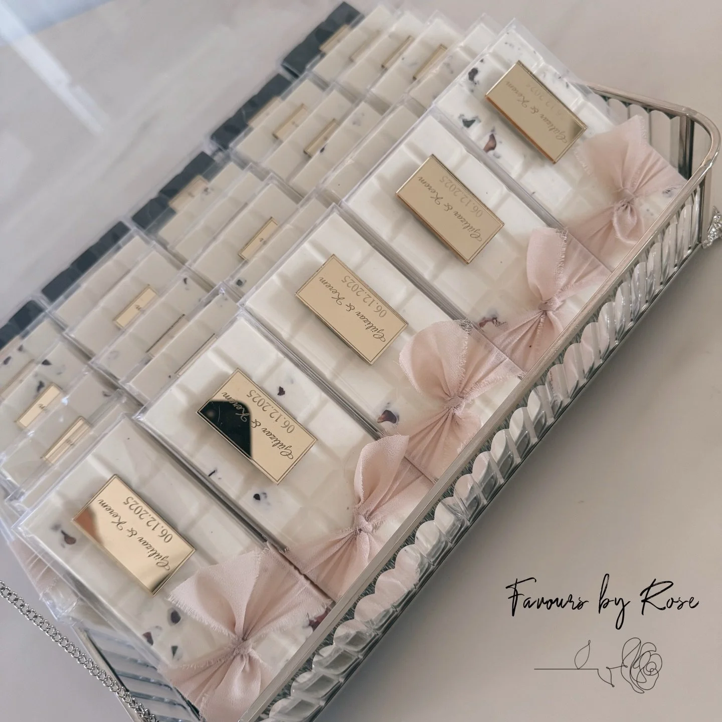 G|K @favoursbyrose

DM for custom orders and enquiries. 

#baby #birthday #newborn #newbornarrangement #newbornsetup favours bomboniere sydneyfavours newbornfavours personalisedfavours handmade decoratedchocolates soycandles islamicfavours kolonya ed