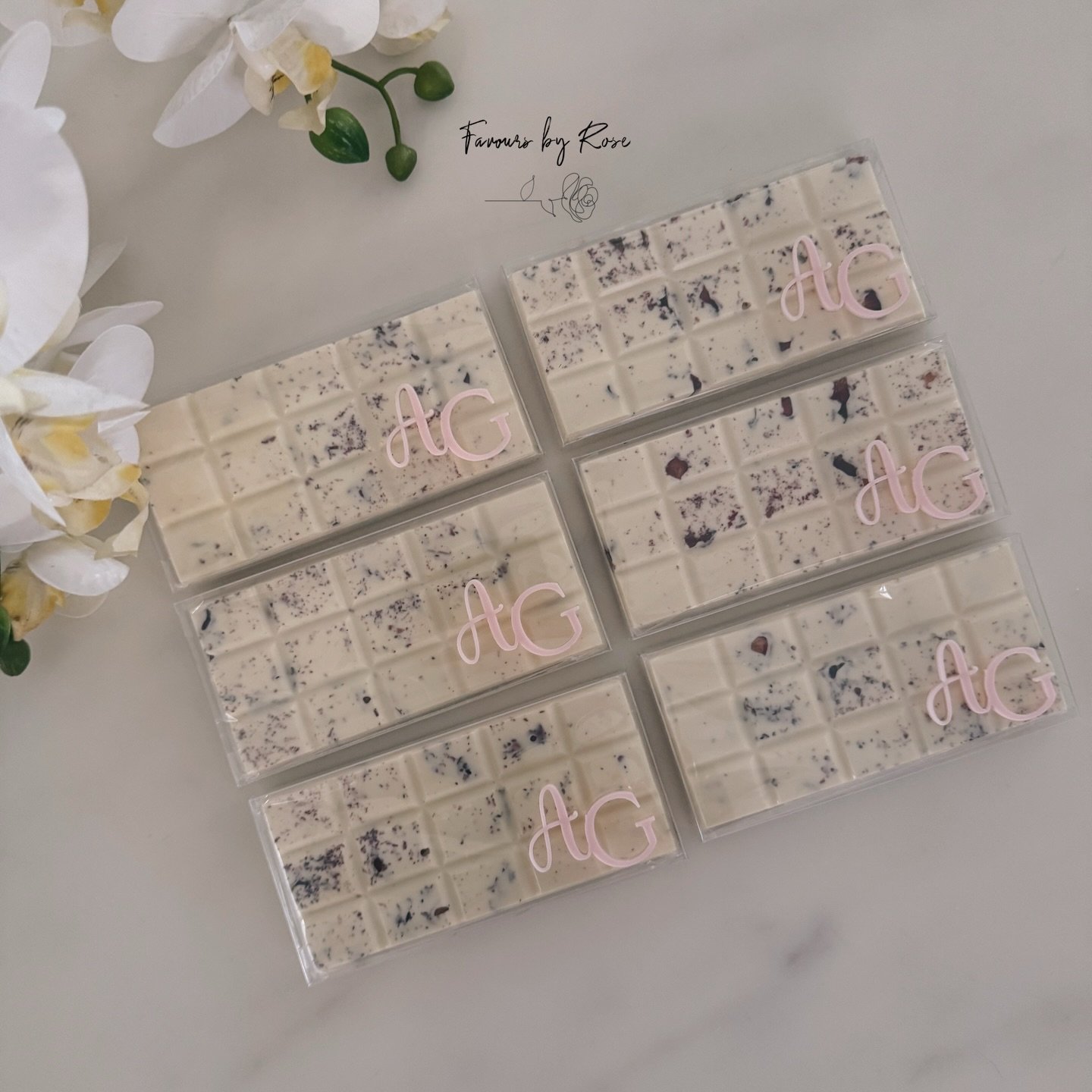 Naked Bars, perfect for any occasion. 🩷🩷@favoursbyrose

DM for custom orders and enquiries. 

#baby #birthday #newborn #newbornarrangement #newbornsetup