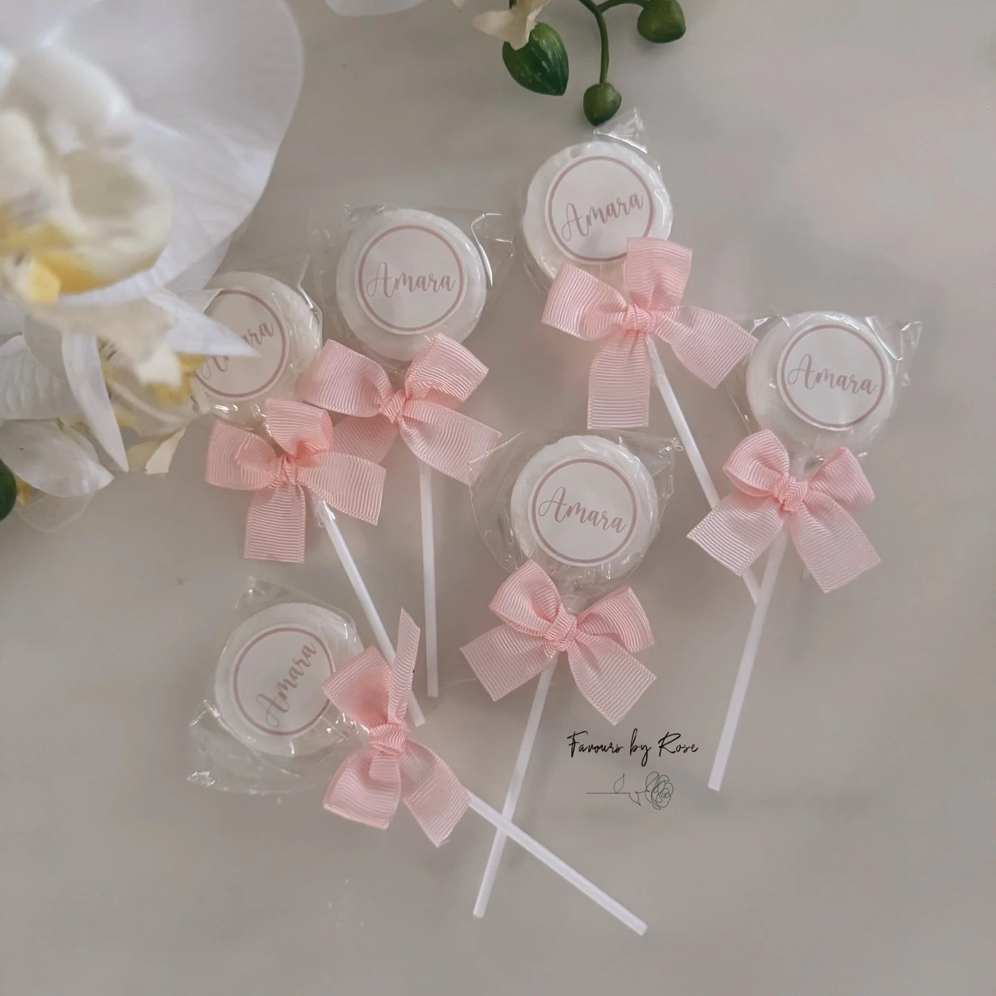 Baby Amara @favoursbyrose

DM for custom orders and enquiries. 

#baby #birthday #newborn #newbornarrangement #newbornsetup