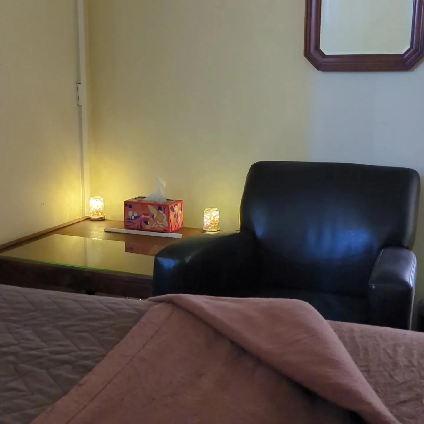 Behold &quot;blanket day:&quot; the first true day of fall.

Table warmer on, AC is off. 

Massage and class bookings via my bio are welcome.

-Gabriel SpringSnow LMT lic#23032