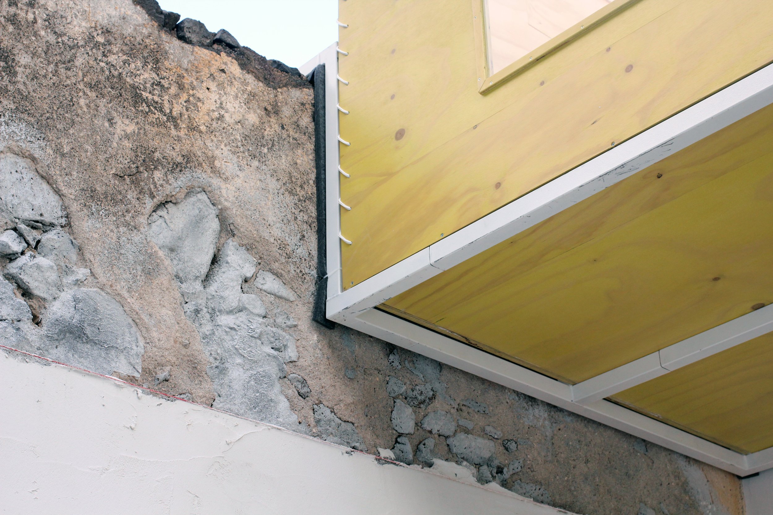 detail van de constructie die het bed draagt