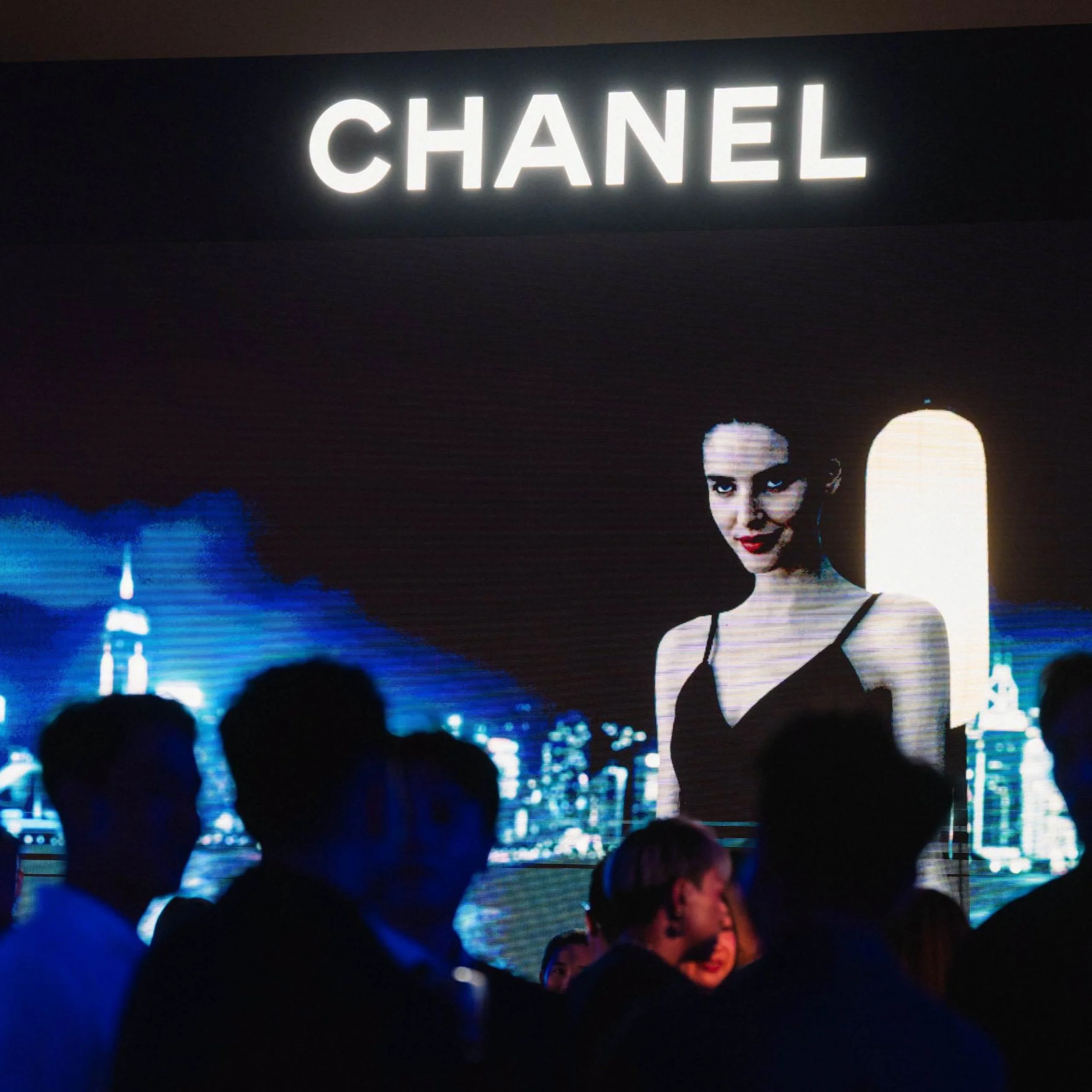 Bleu de Chanel The Chase.png